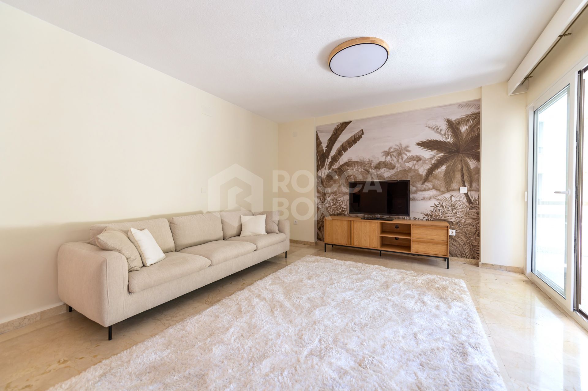 Renovated 3-bedroom Apartment in the Heart of Marbella, 100 Meters from the Beach
