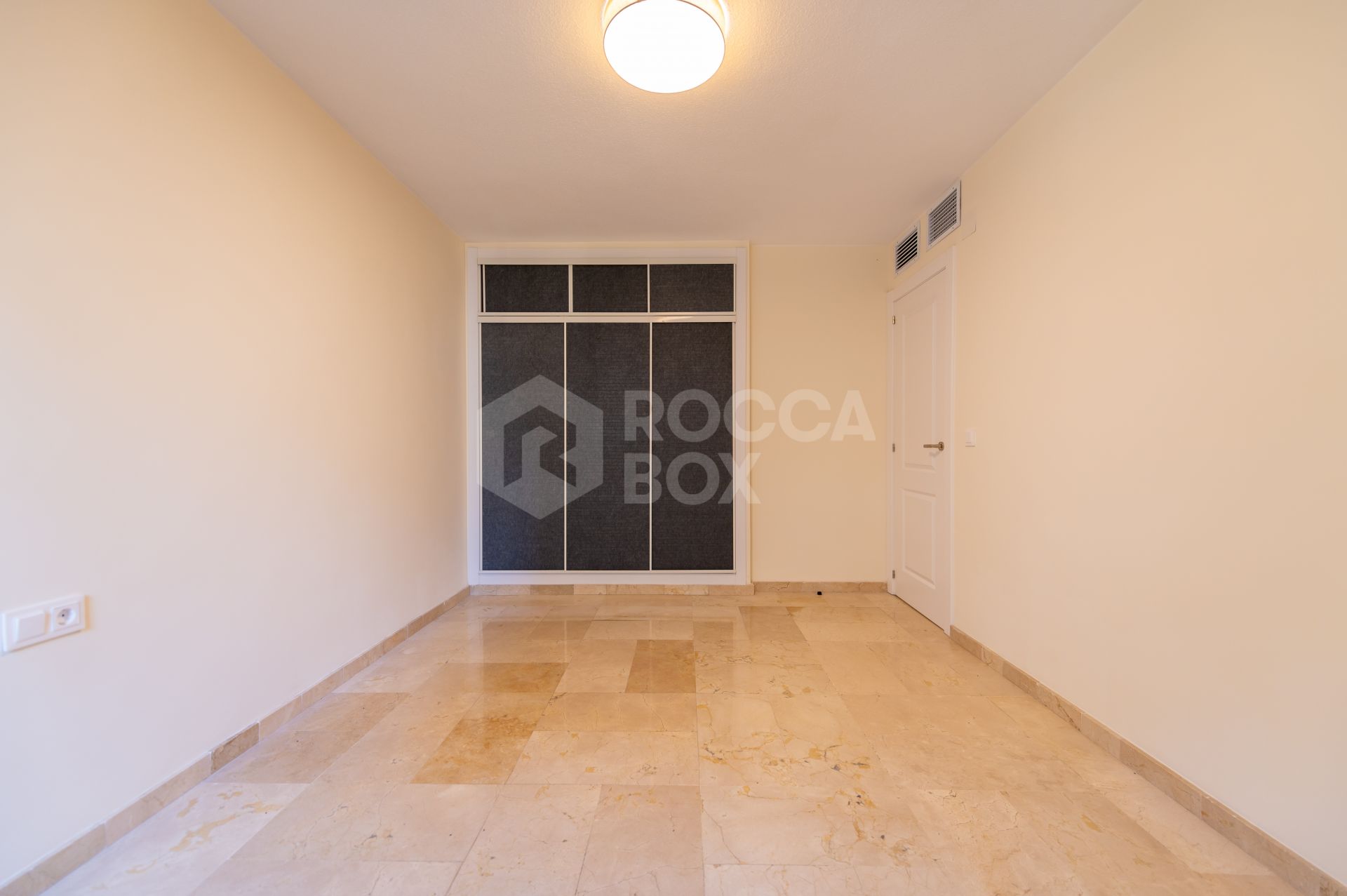 Renovated 3-bedroom Apartment in the Heart of Marbella, 100 Meters from the Beach