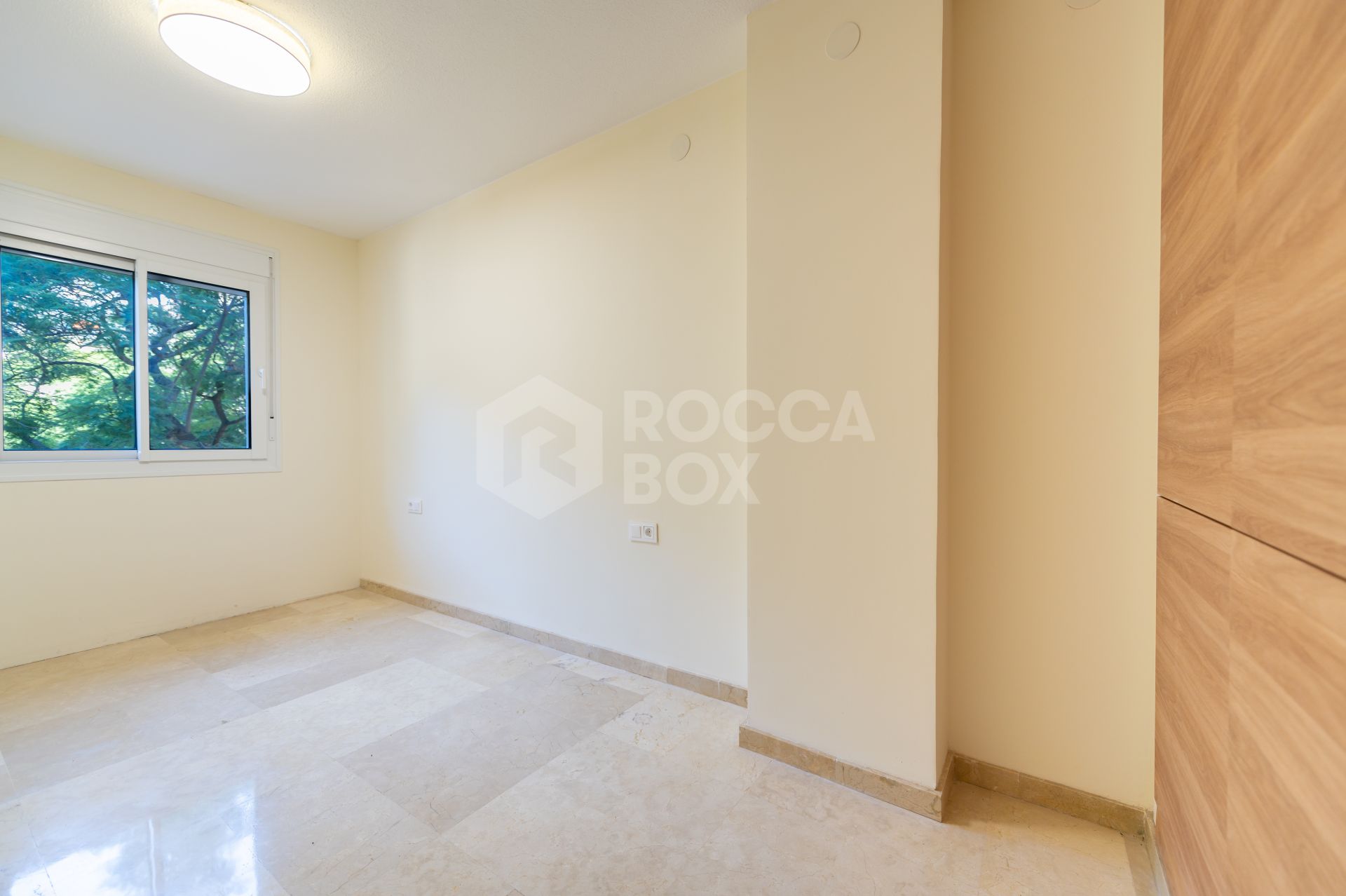 Renovated 3-bedroom Apartment in the Heart of Marbella, 100 Meters from the Beach
