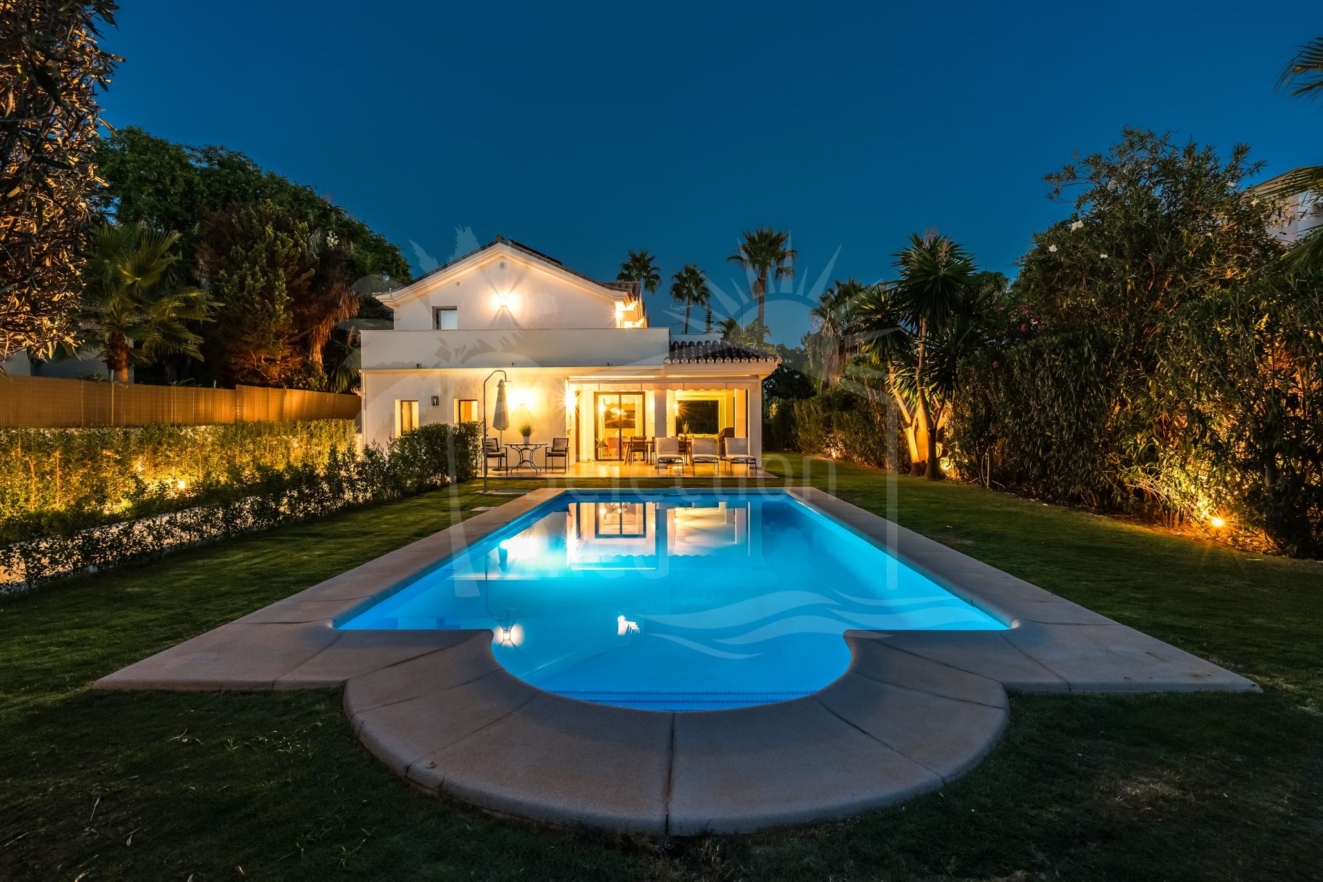 Villa Cisne - Fantastic villa on a sunny plot in Nueva Andalucia