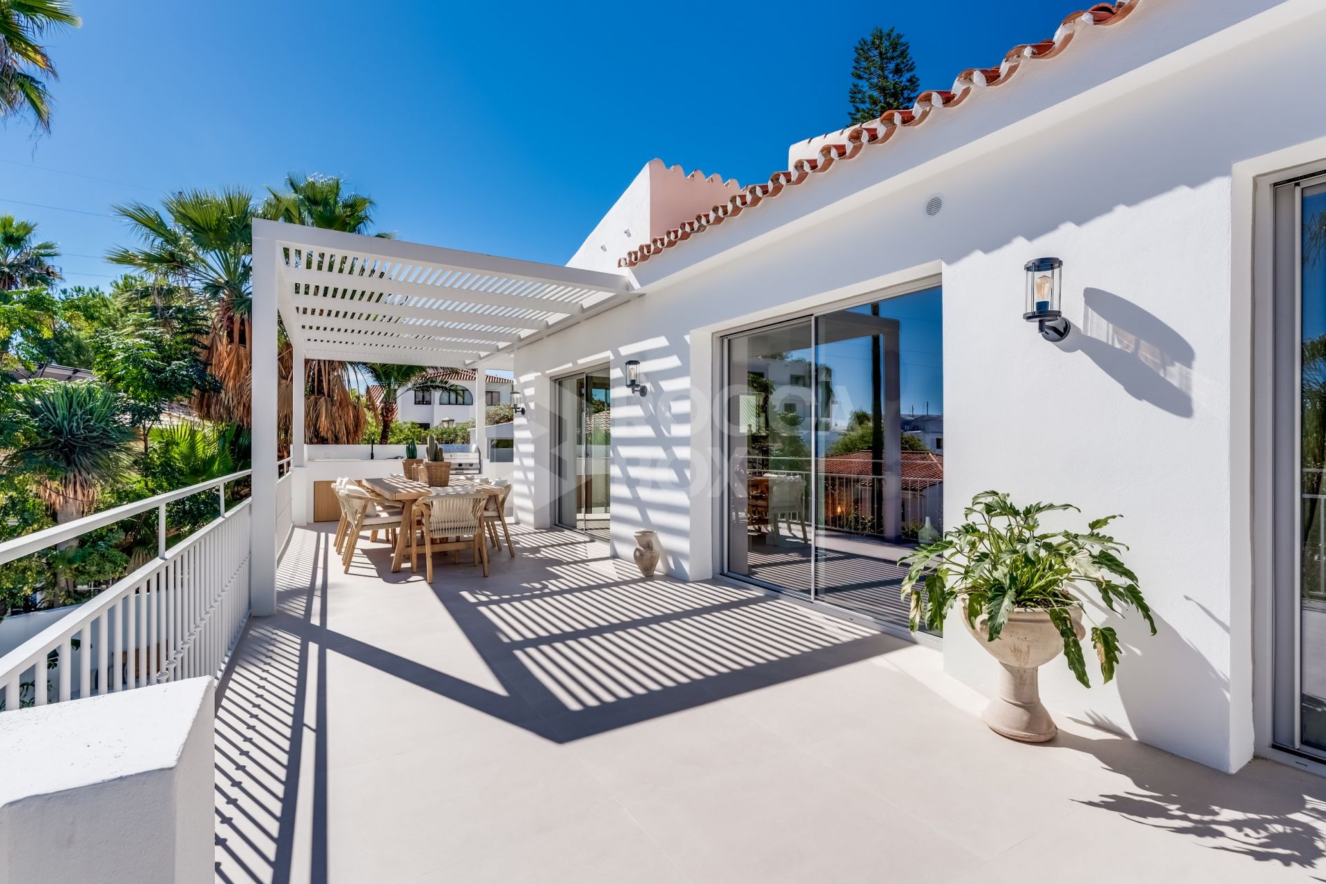 Renovated villa in two levels in Nueva Andalucia