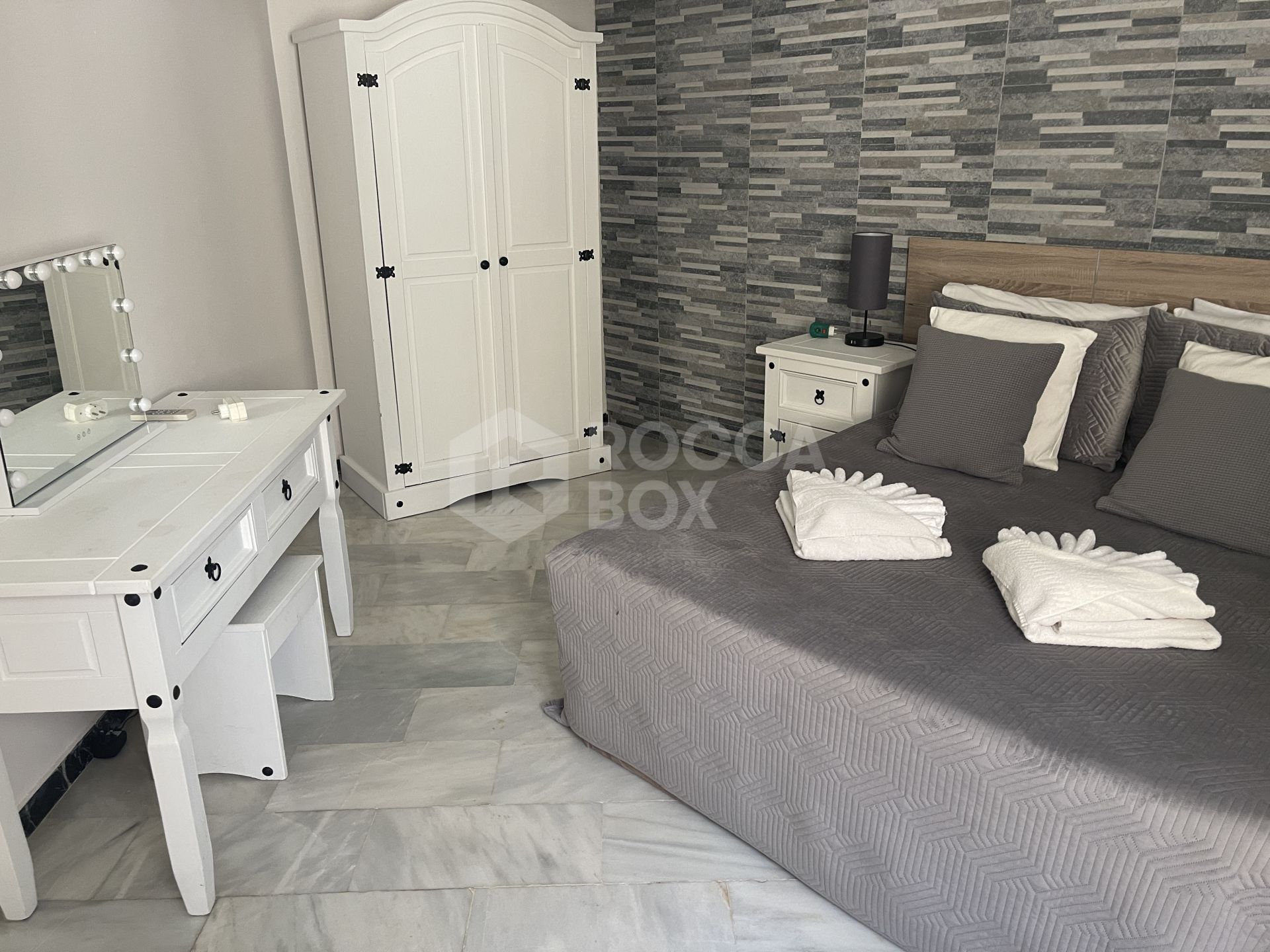 Private 6 bed family villa in excellent location with large pool and great rental opportunities.