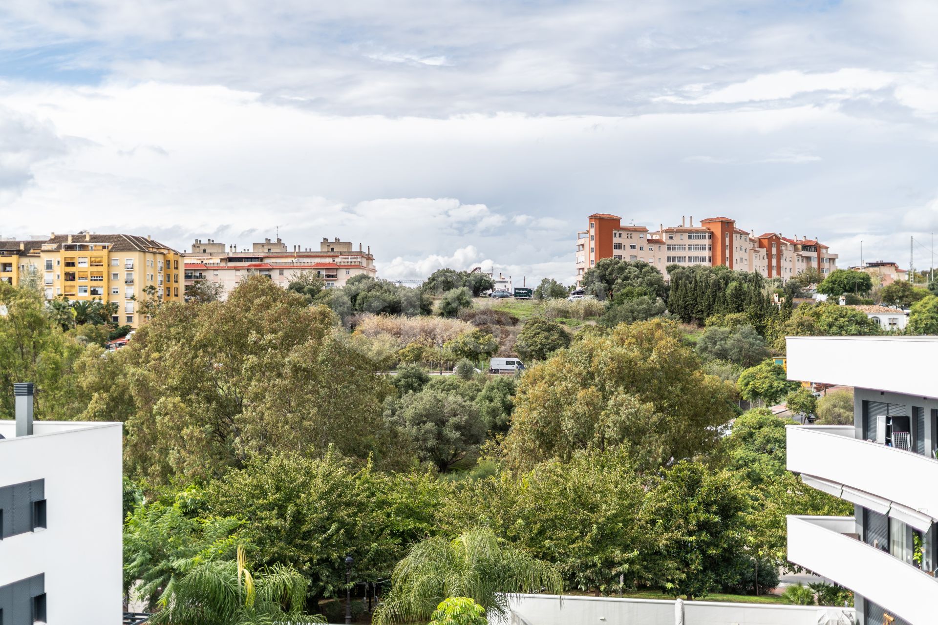 Modern apartment in excellent condition in Estepona Town