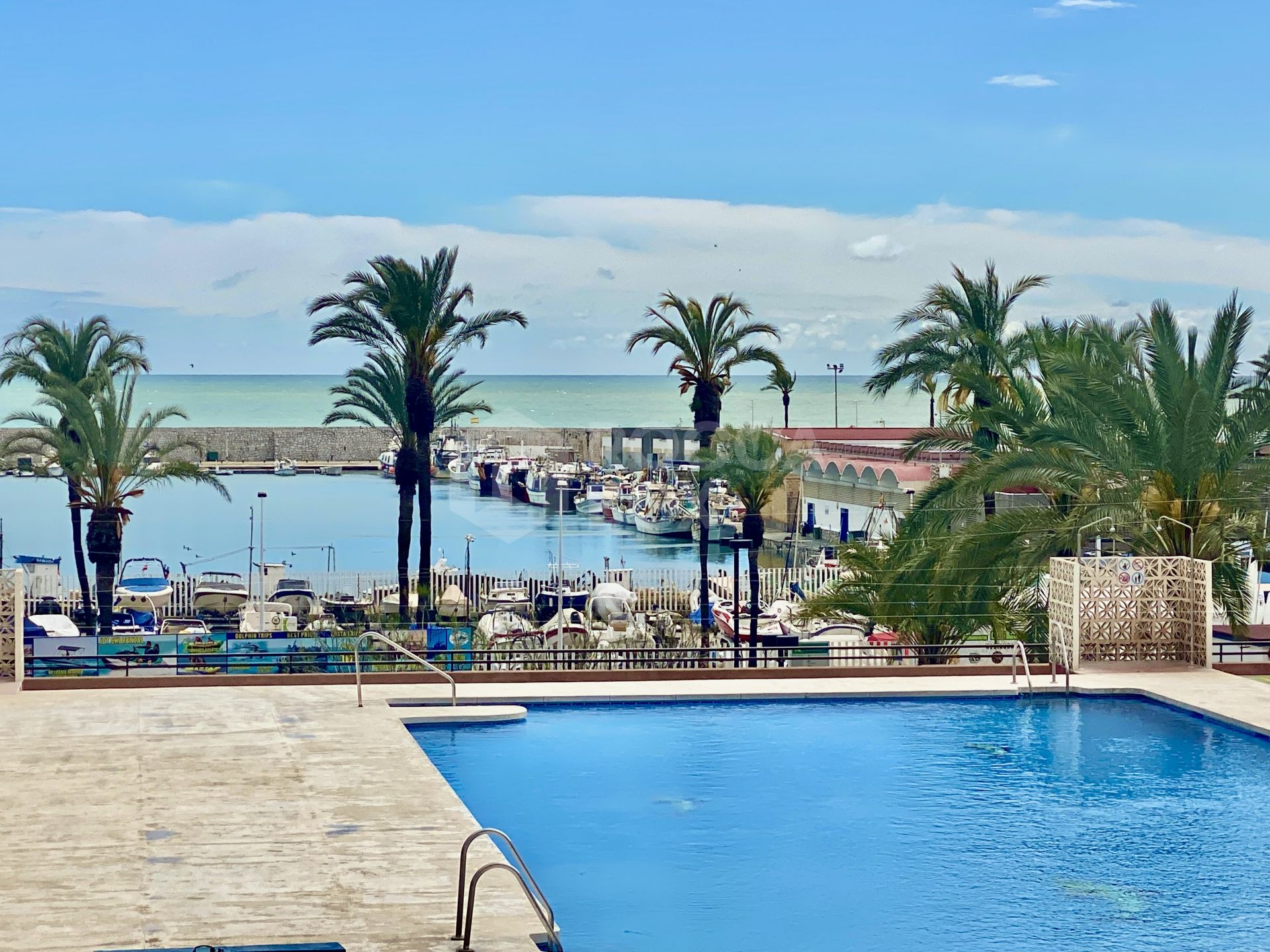 Nice one bedroom apartment with sea and pool view by the beach in Fuengirola