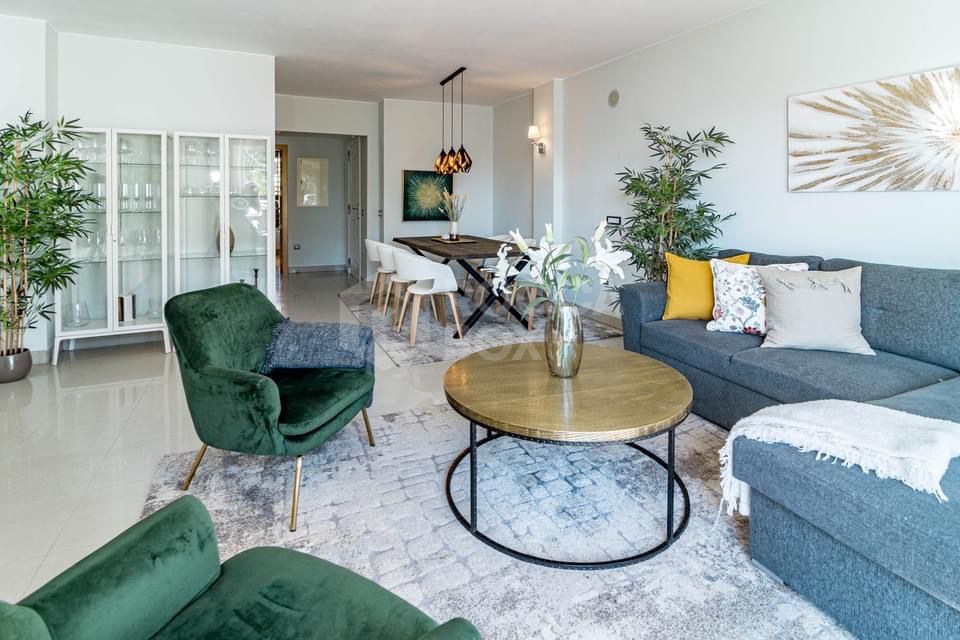 Duplex Penthouse for sale in Cortijo del Mar, Estepona East