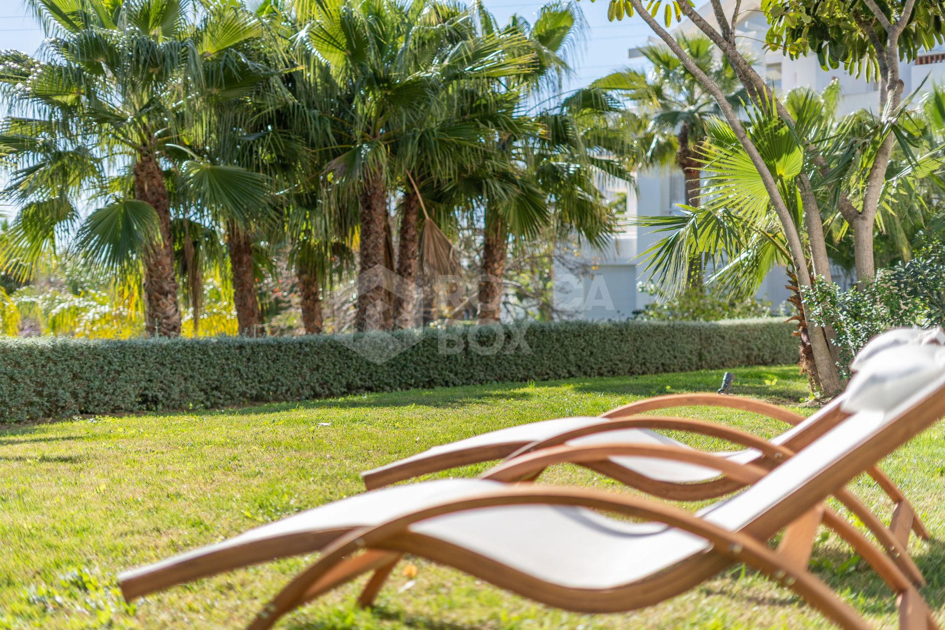 Beautiful new renovated apartment with a large garden in Alcazaba Lagoon
