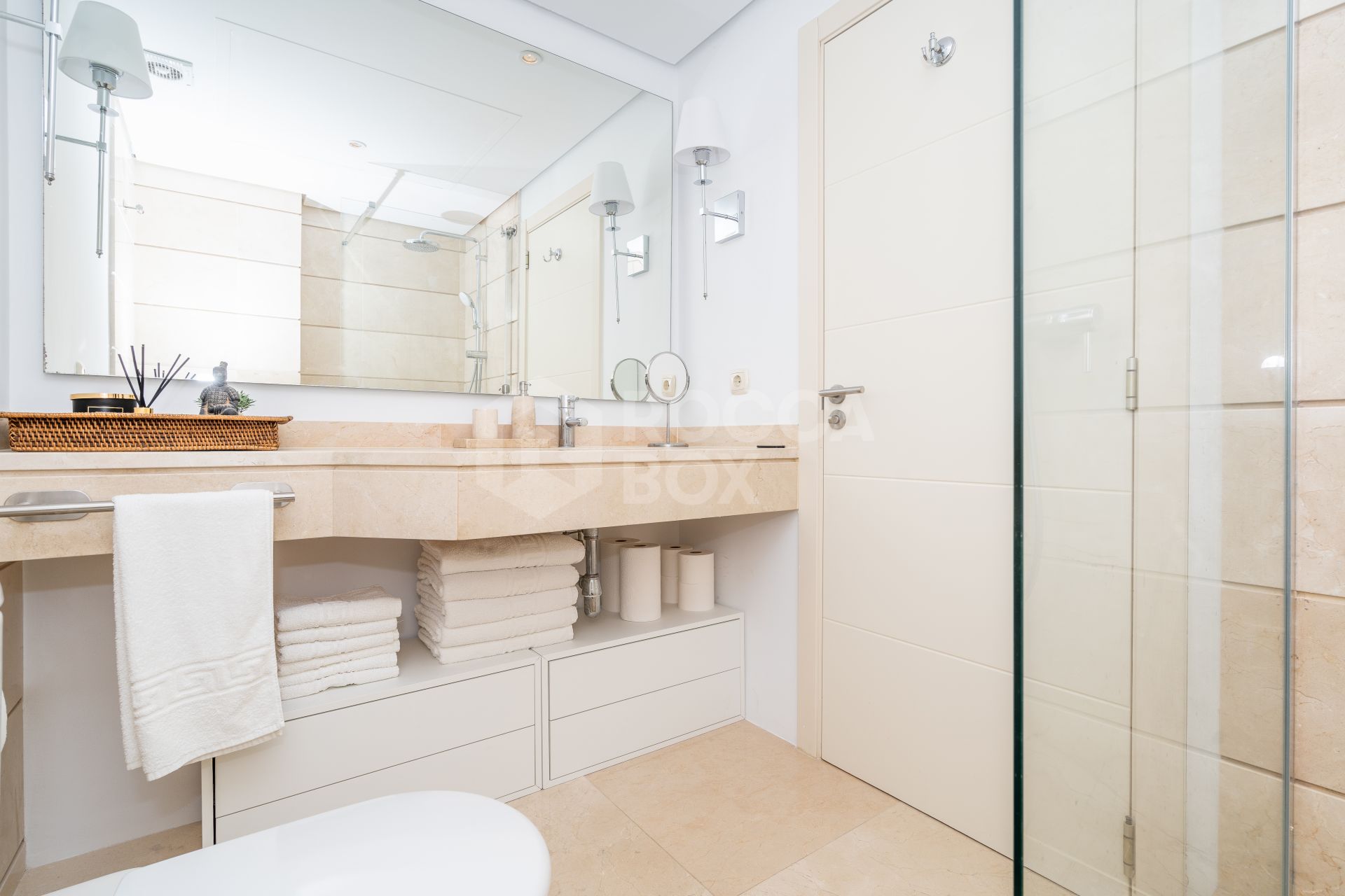 Beautiful new renovated apartment with a large garden in Alcazaba Lagoon