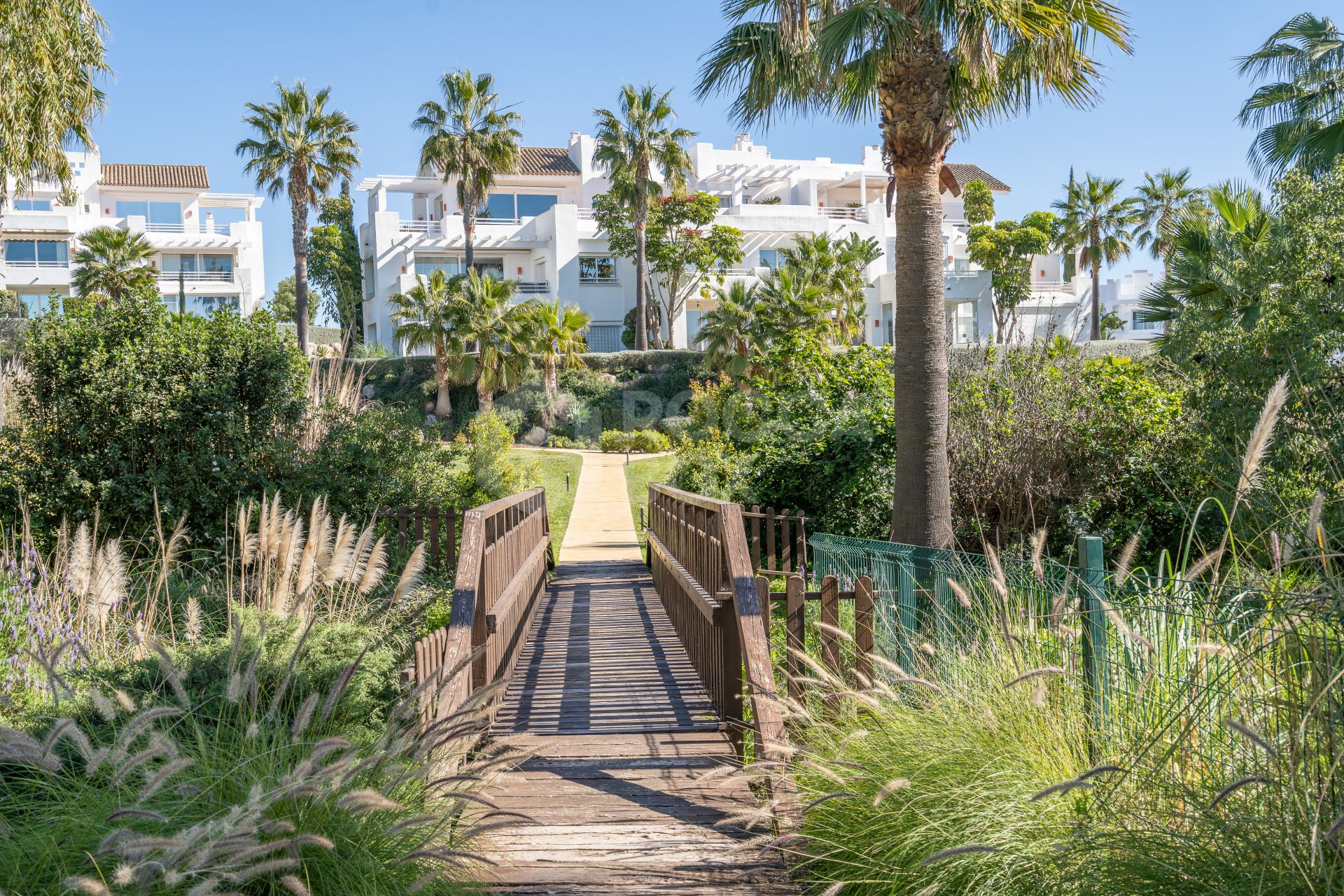 Beautiful new renovated apartment with a large garden in Alcazaba Lagoon