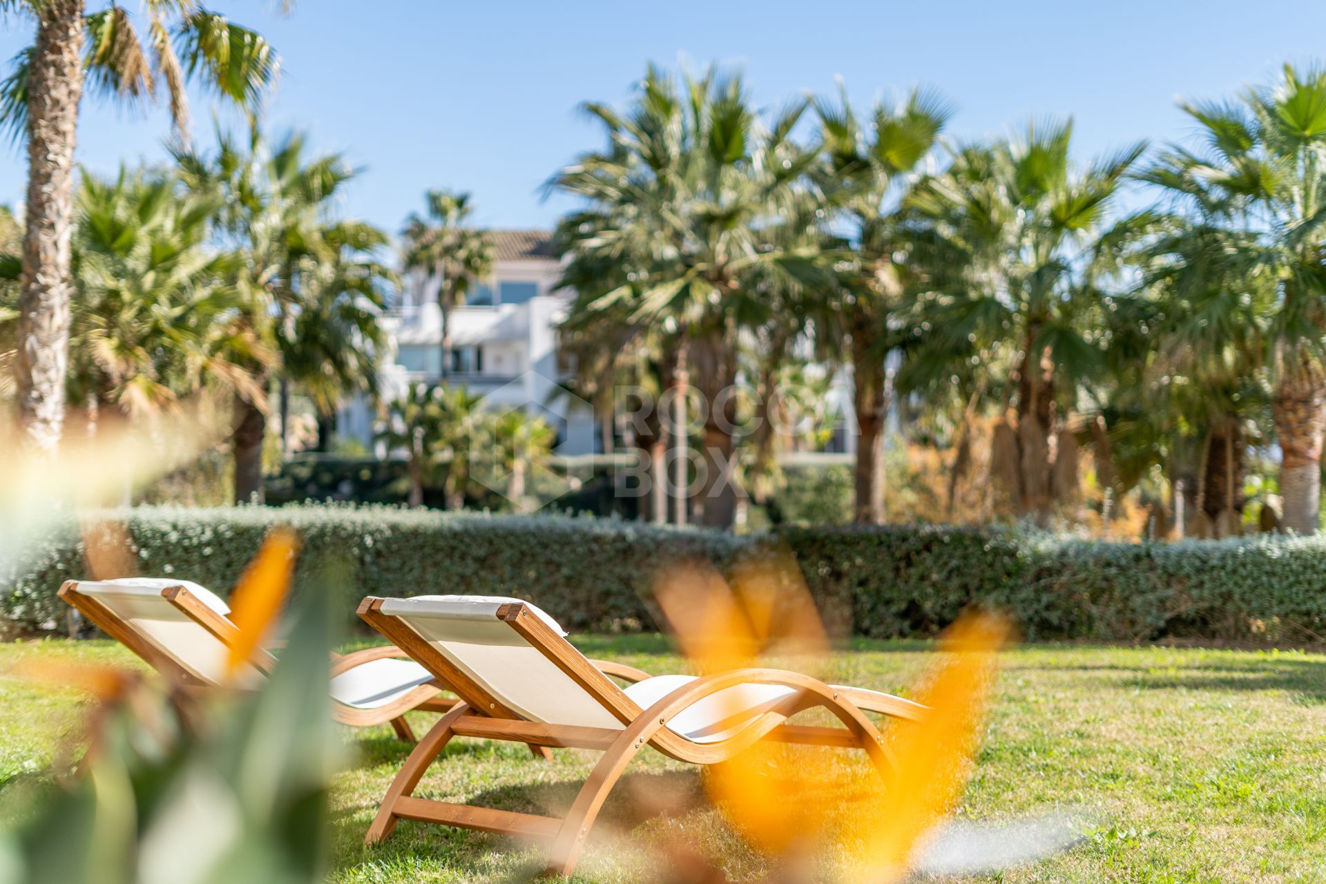 Beautiful new renovated apartment with a large garden in Alcazaba Lagoon