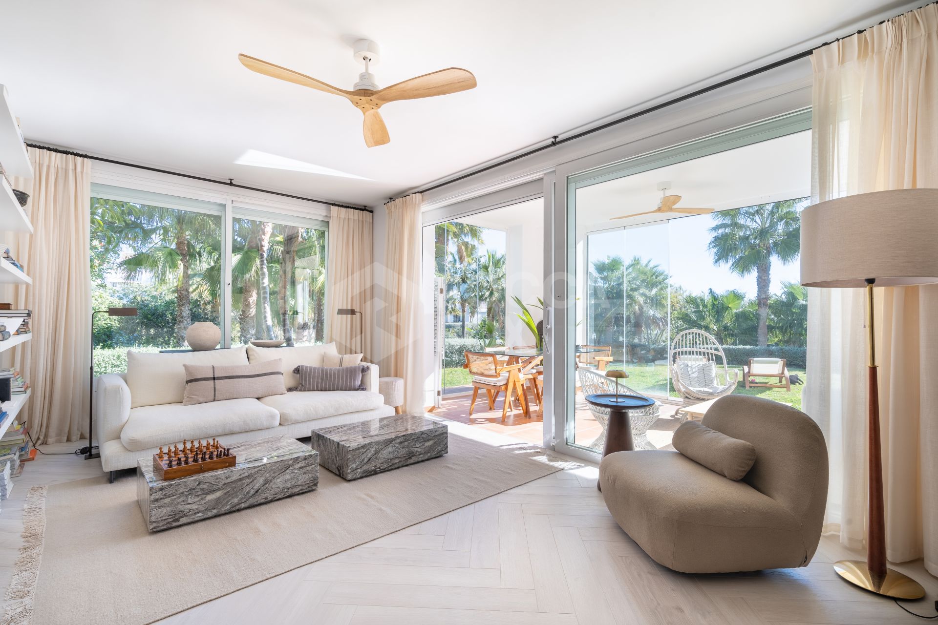 Beautiful new renovated apartment with a large garden in Alcazaba Lagoon