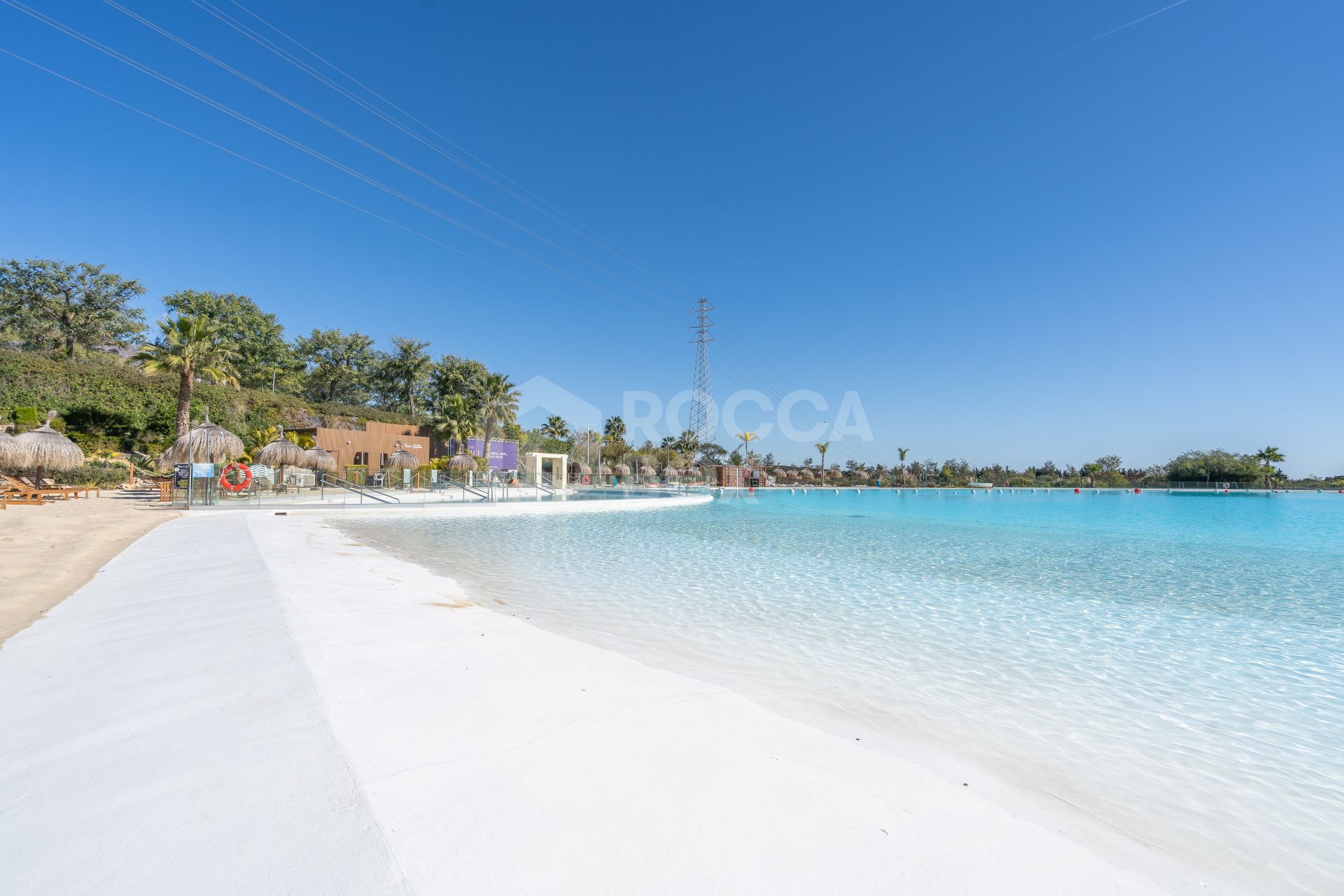 Beautiful new renovated apartment with a large garden in Alcazaba Lagoon