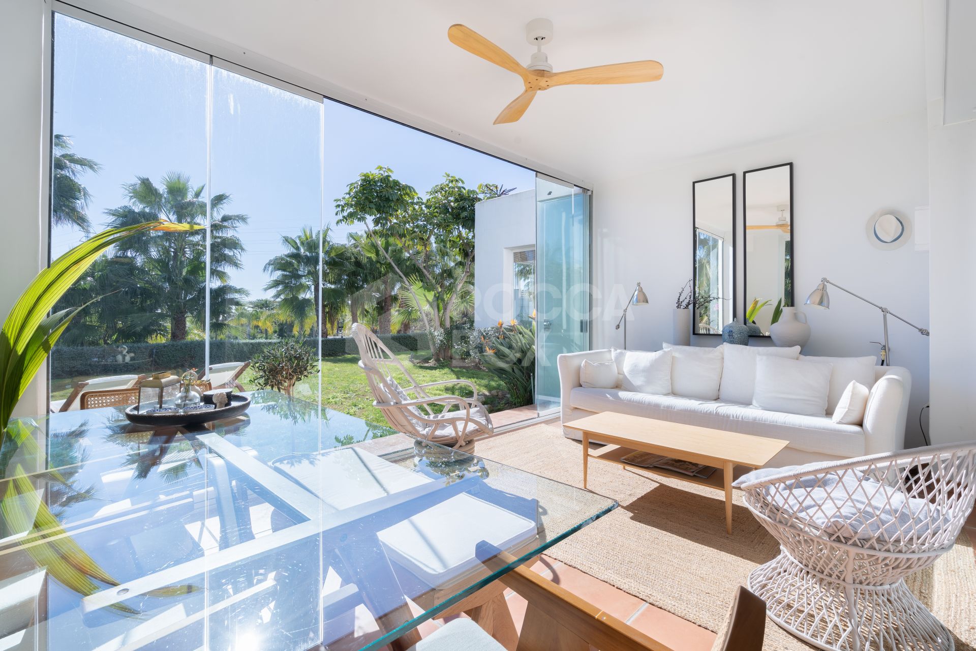 Beautiful new renovated apartment with a large garden in Alcazaba Lagoon