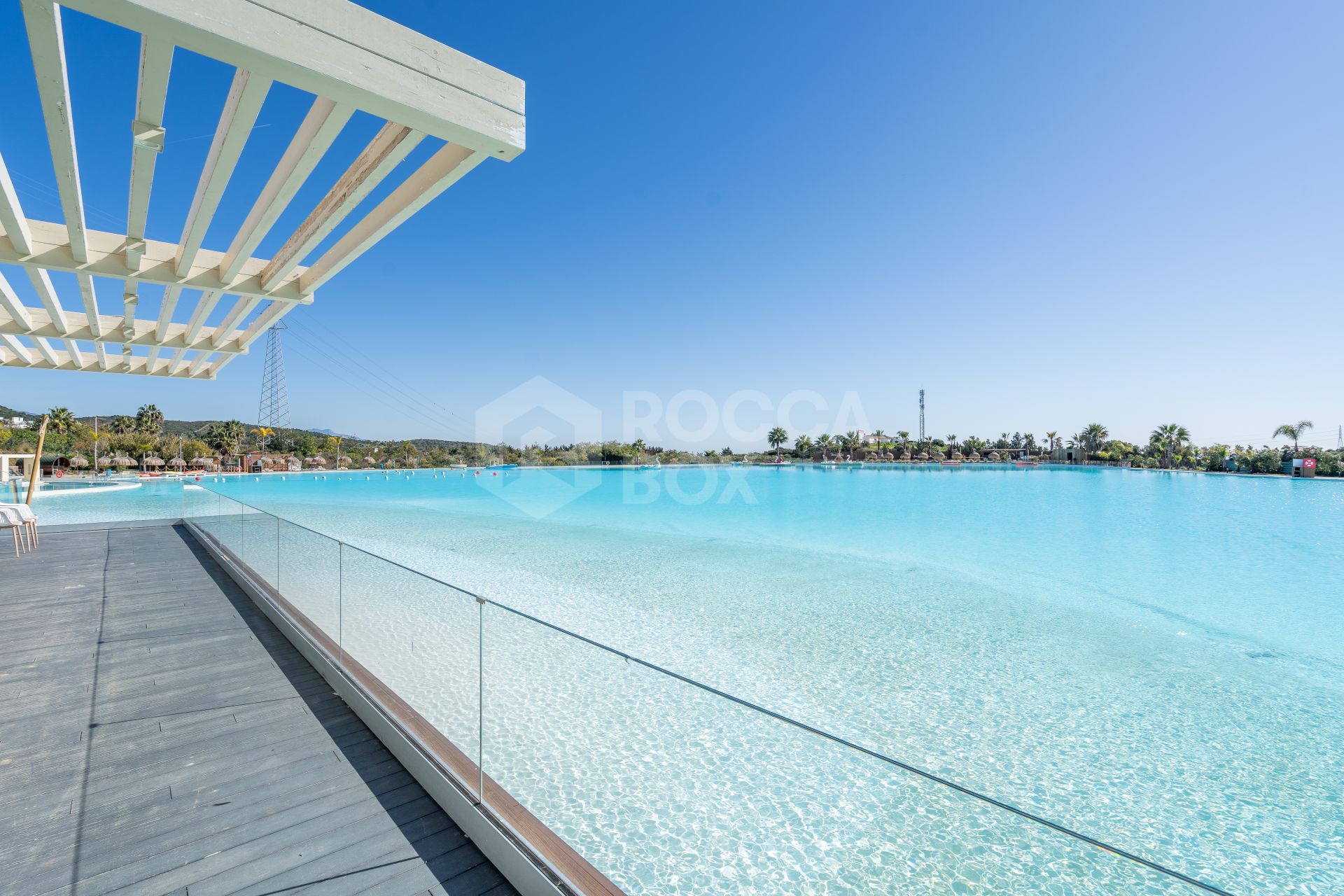 Beautiful new renovated apartment with a large garden in Alcazaba Lagoon
