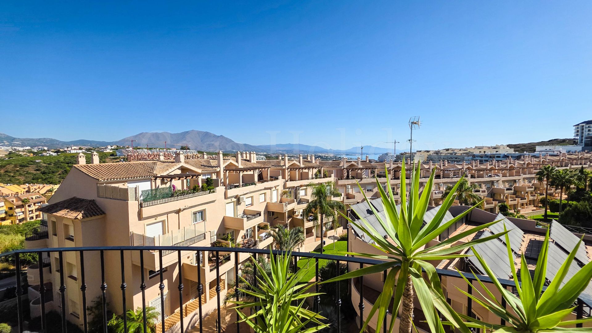 Duplex Penthouse in La Duquesa, Manilva