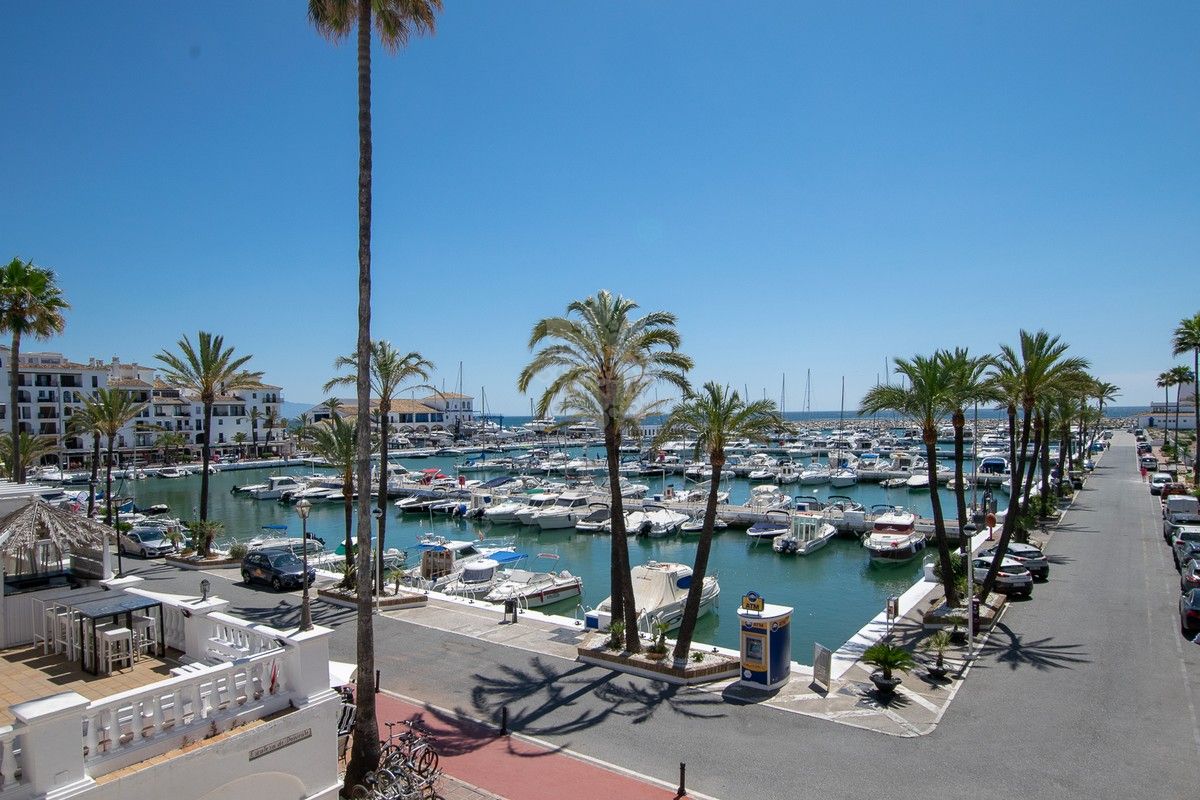 Duplex Penthouse in La Duquesa, Manilva