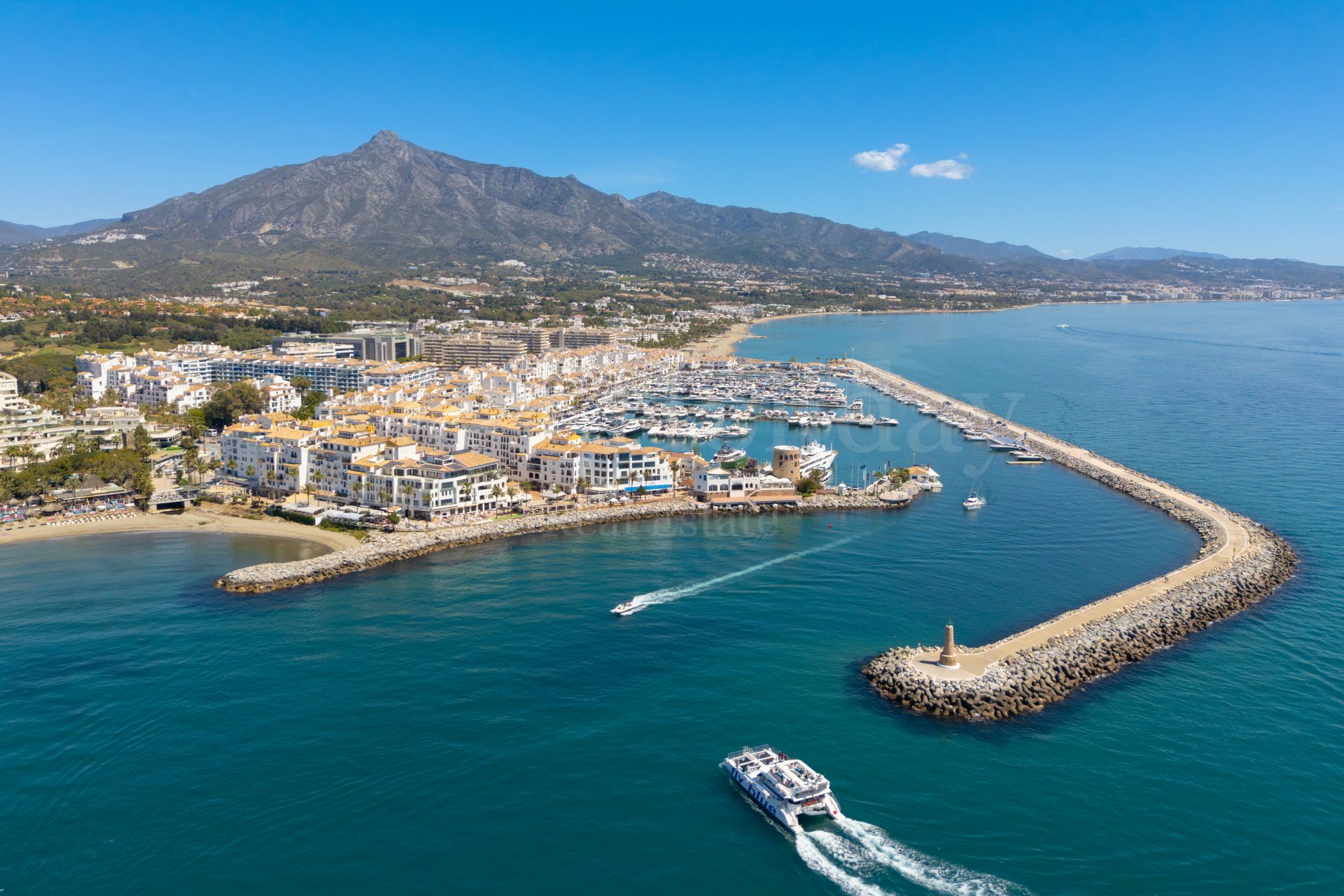 Apartamento en Playas del Duque, Marbella