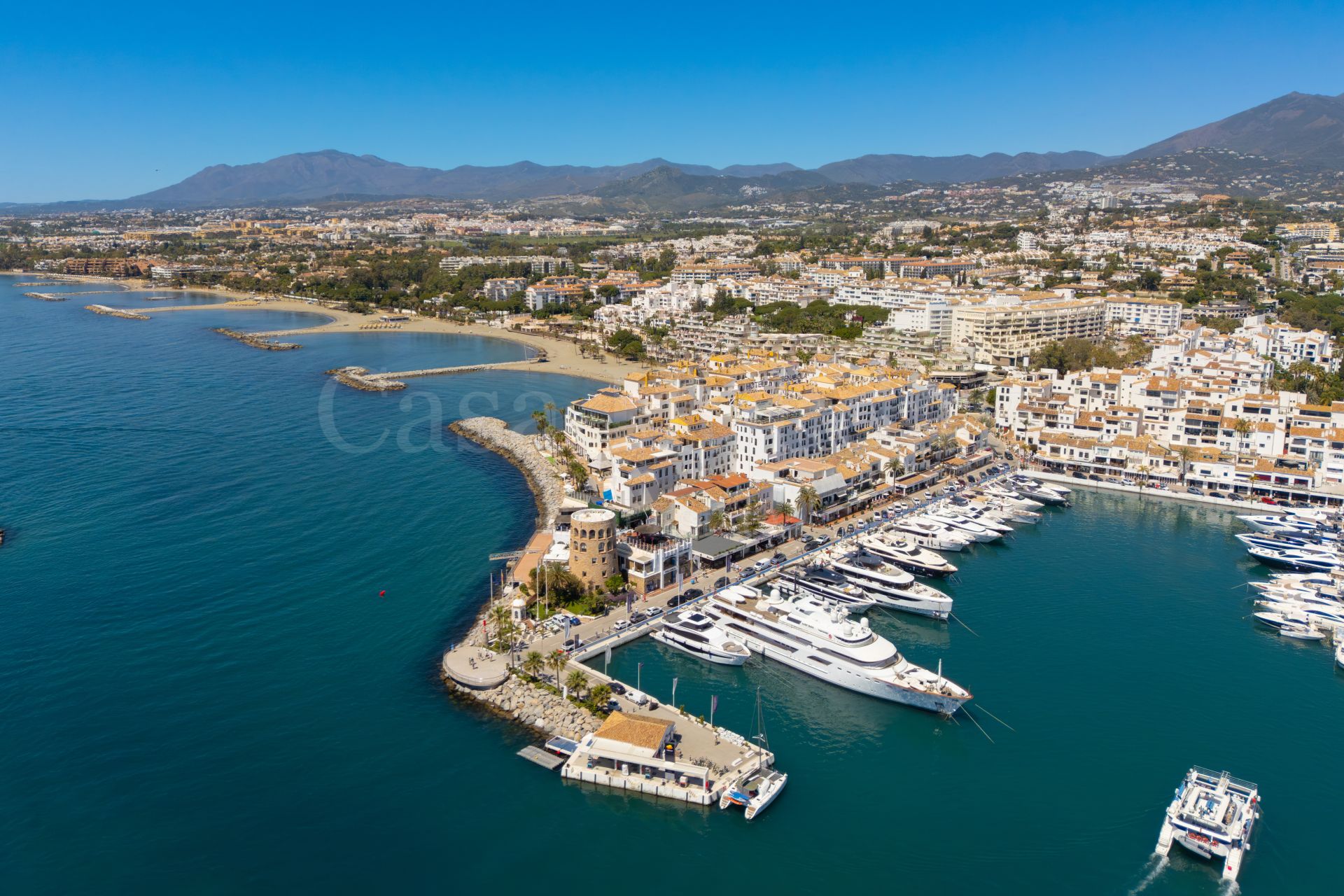 Apartamento en Playas del Duque, Marbella