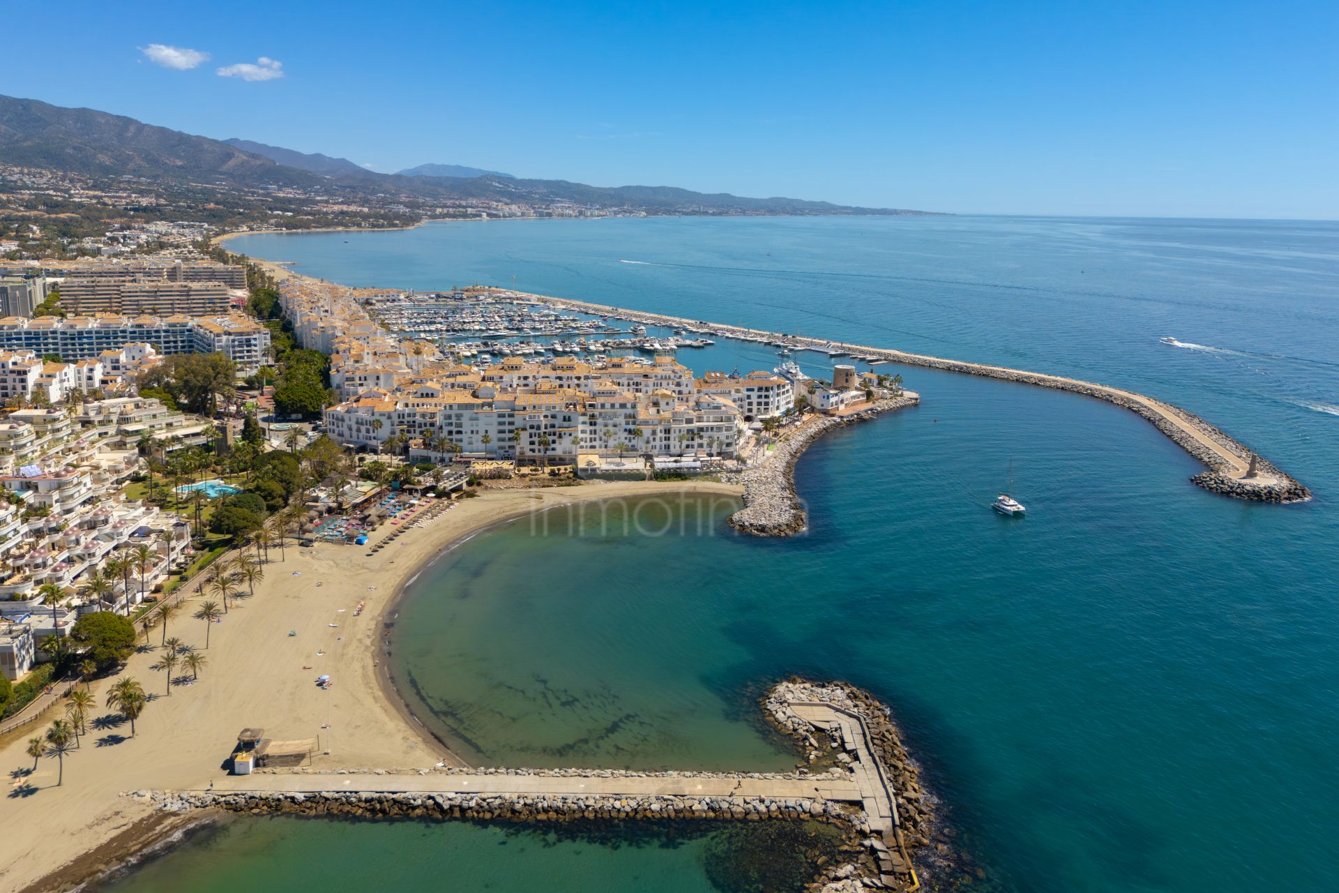Apartamento en Playas del Duque, Marbella