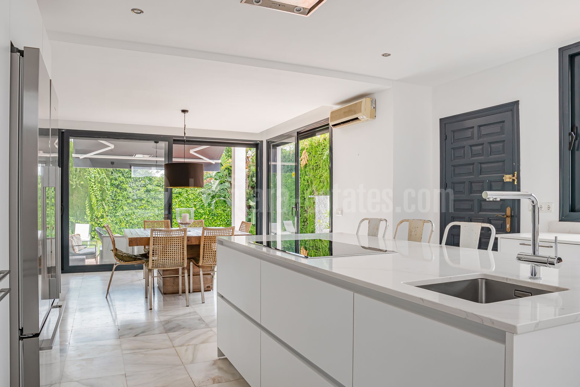 Villa in Nueva Andalucia, Marbella