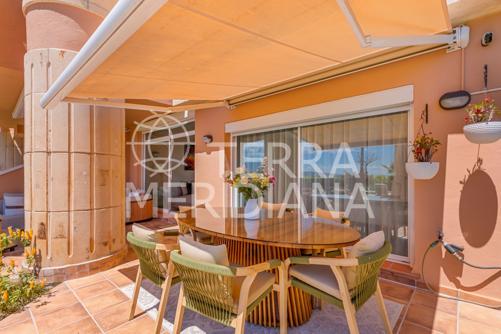 Ground Floor Apartment in Magna Marbella, Marbella