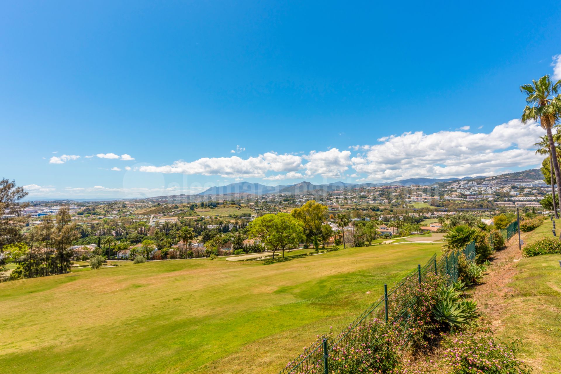 Apartamento Planta Baja en Magna Marbella, Marbella