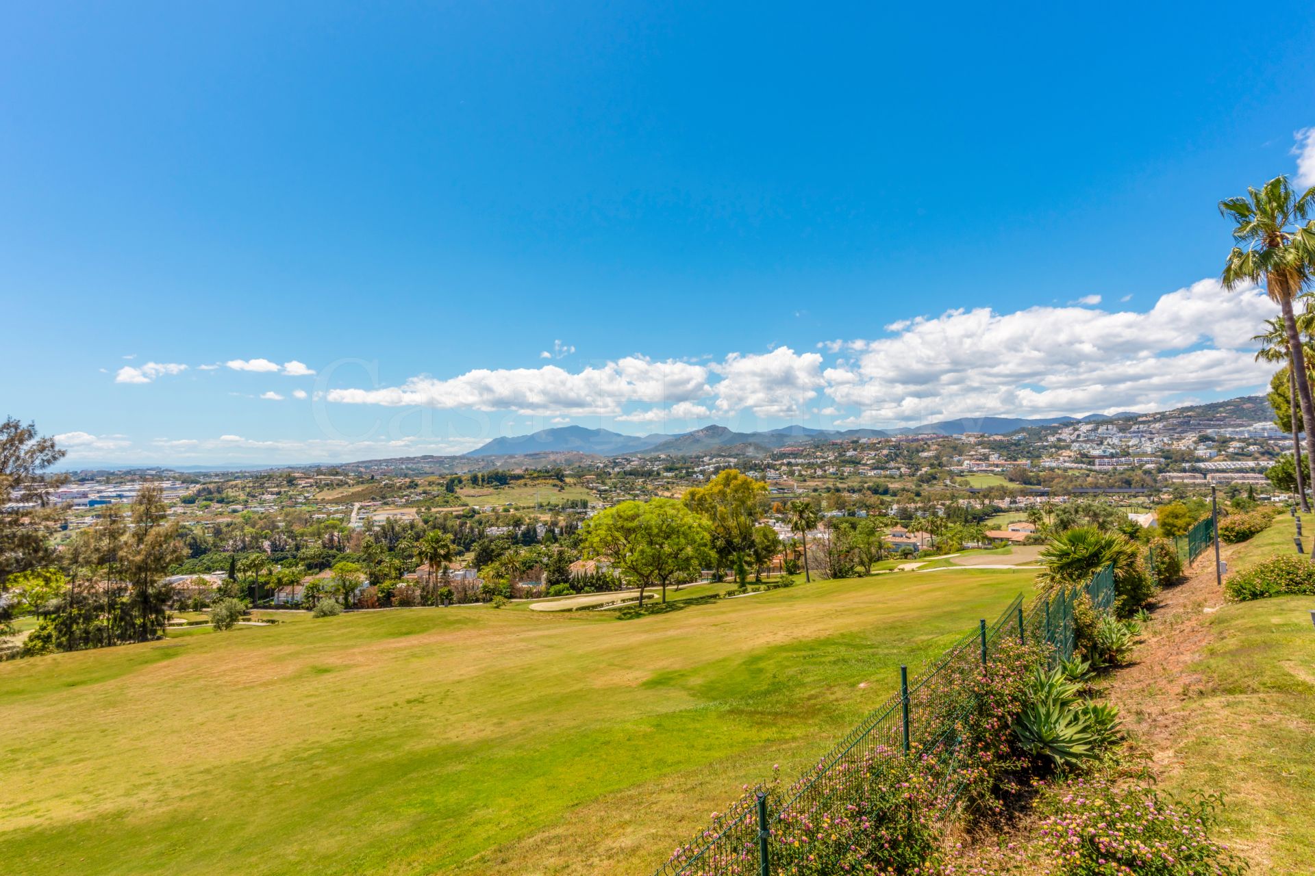Ground Floor Apartment in Magna Marbella, Marbella