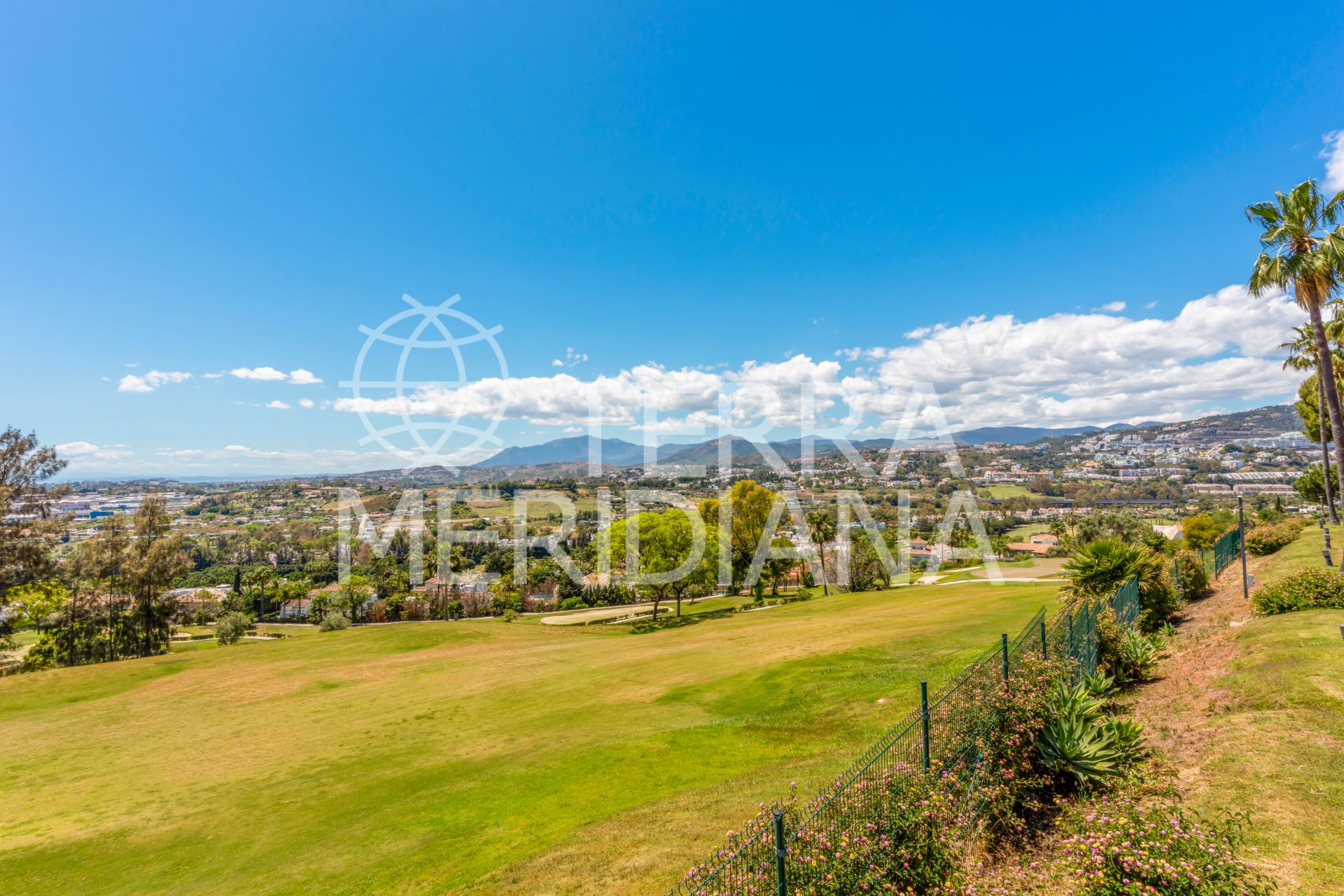 Ground Floor Apartment in Magna Marbella, Marbella
