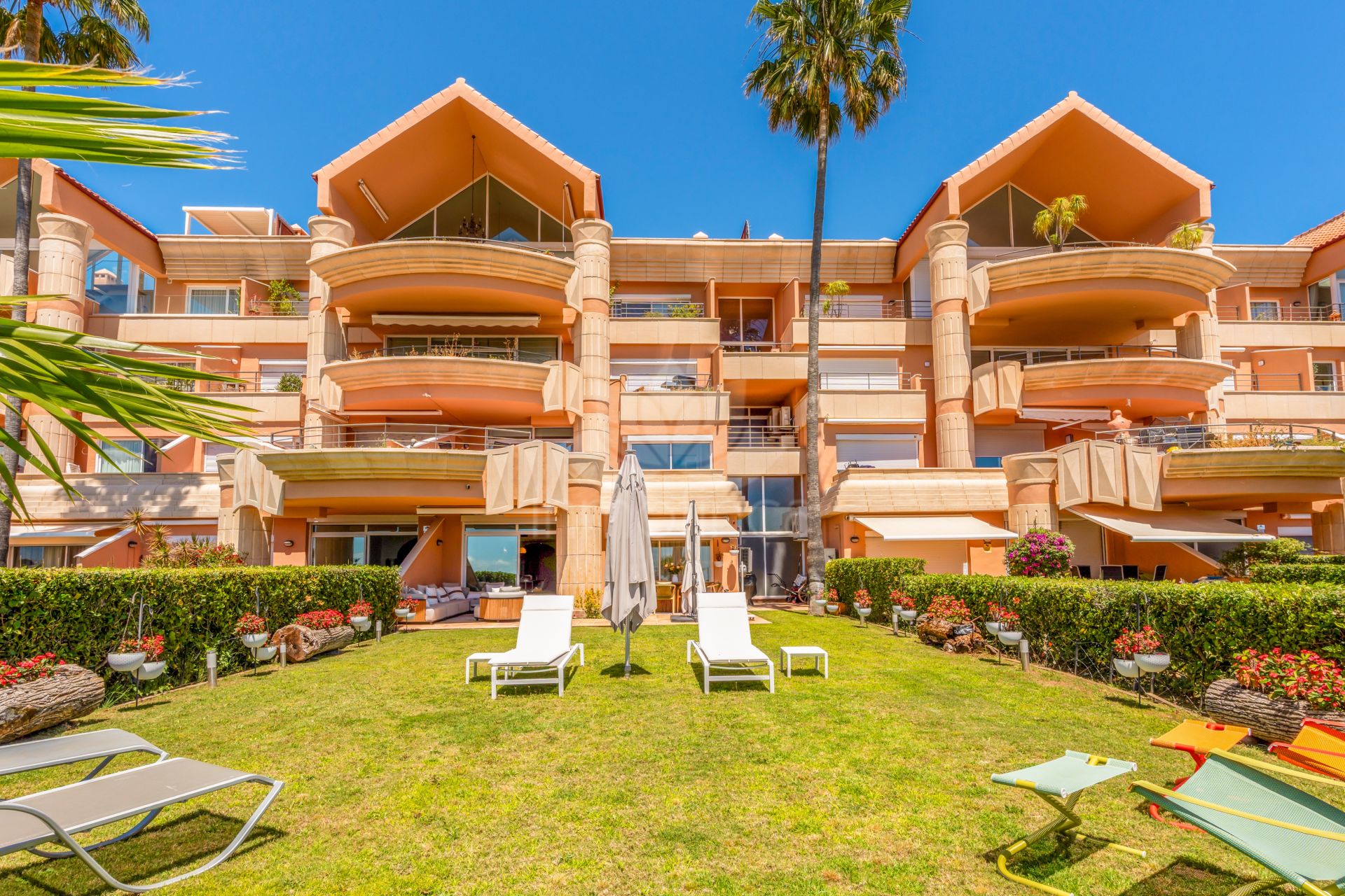 Ground Floor Apartment in Magna Marbella, Marbella