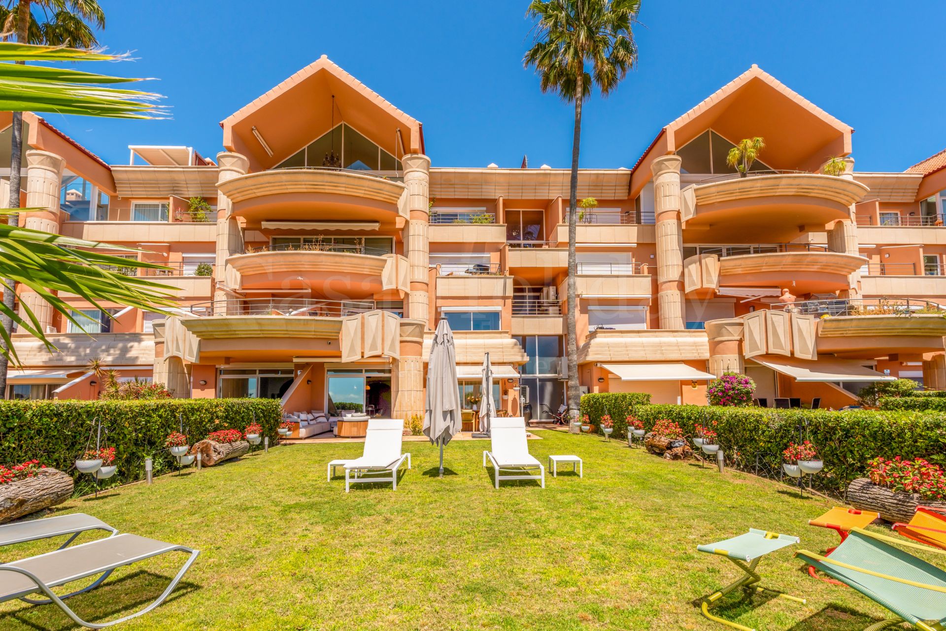 Ground Floor Apartment in Magna Marbella, Marbella