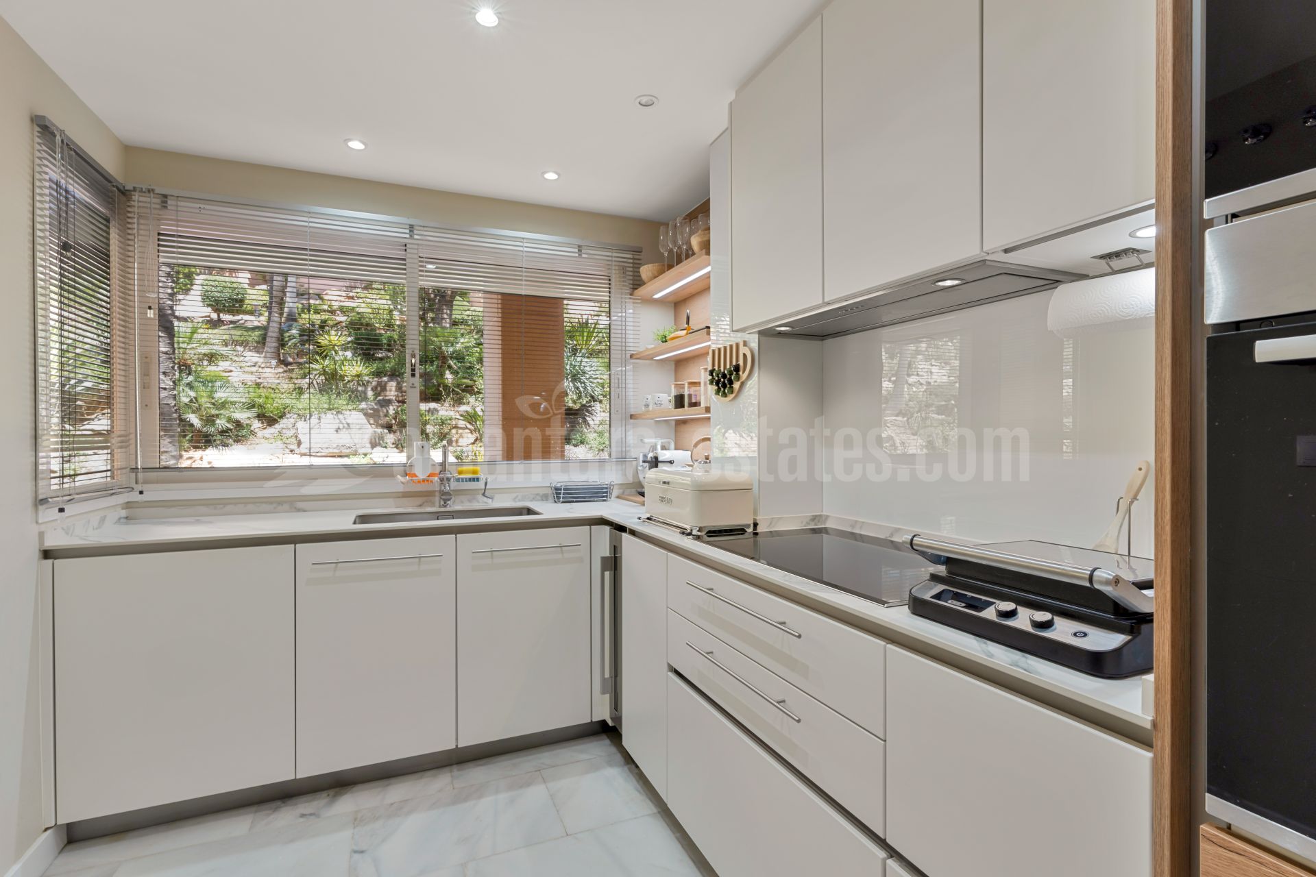 Apartamento Planta Baja en Magna Marbella, Marbella