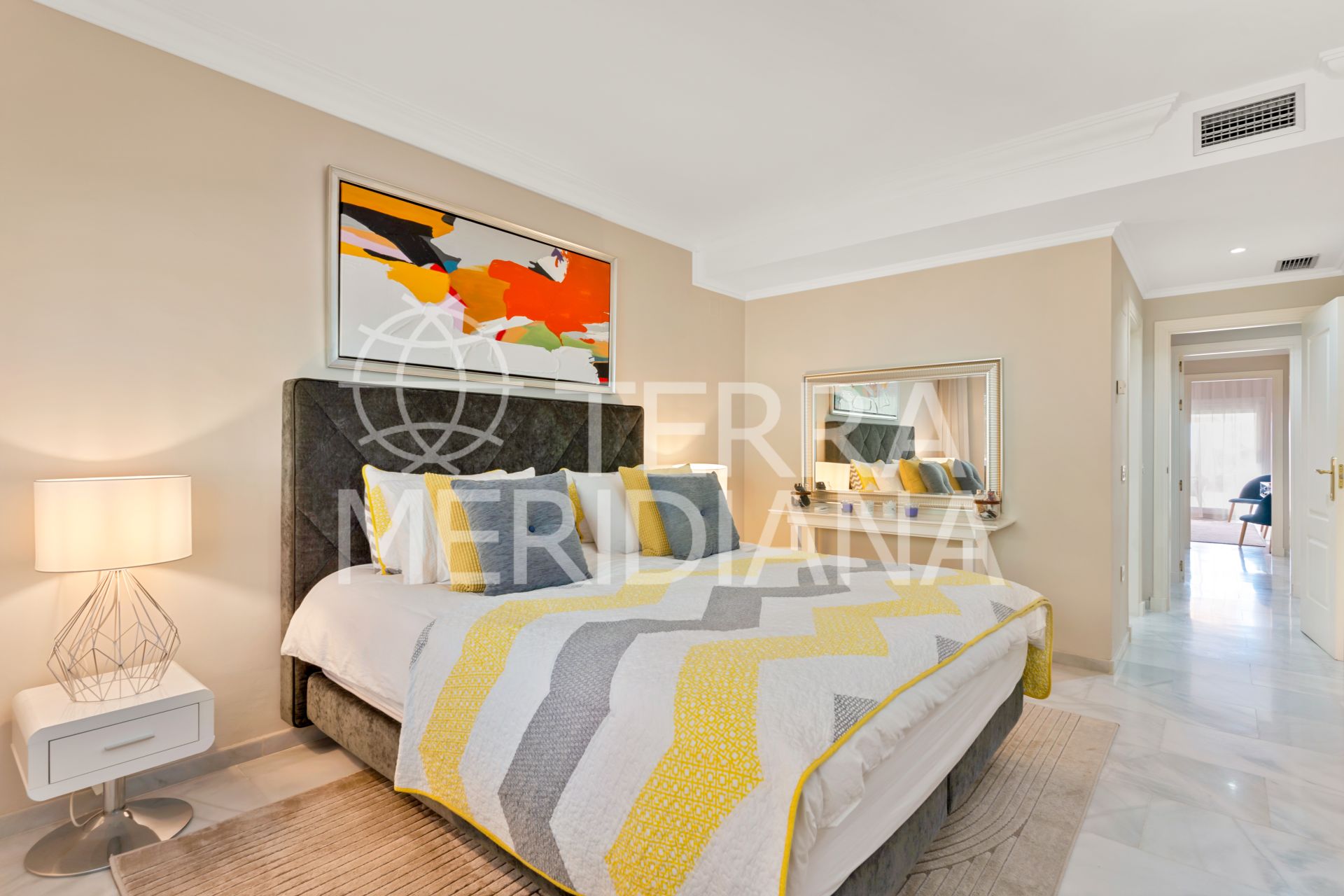 Ground Floor Apartment in Magna Marbella, Marbella