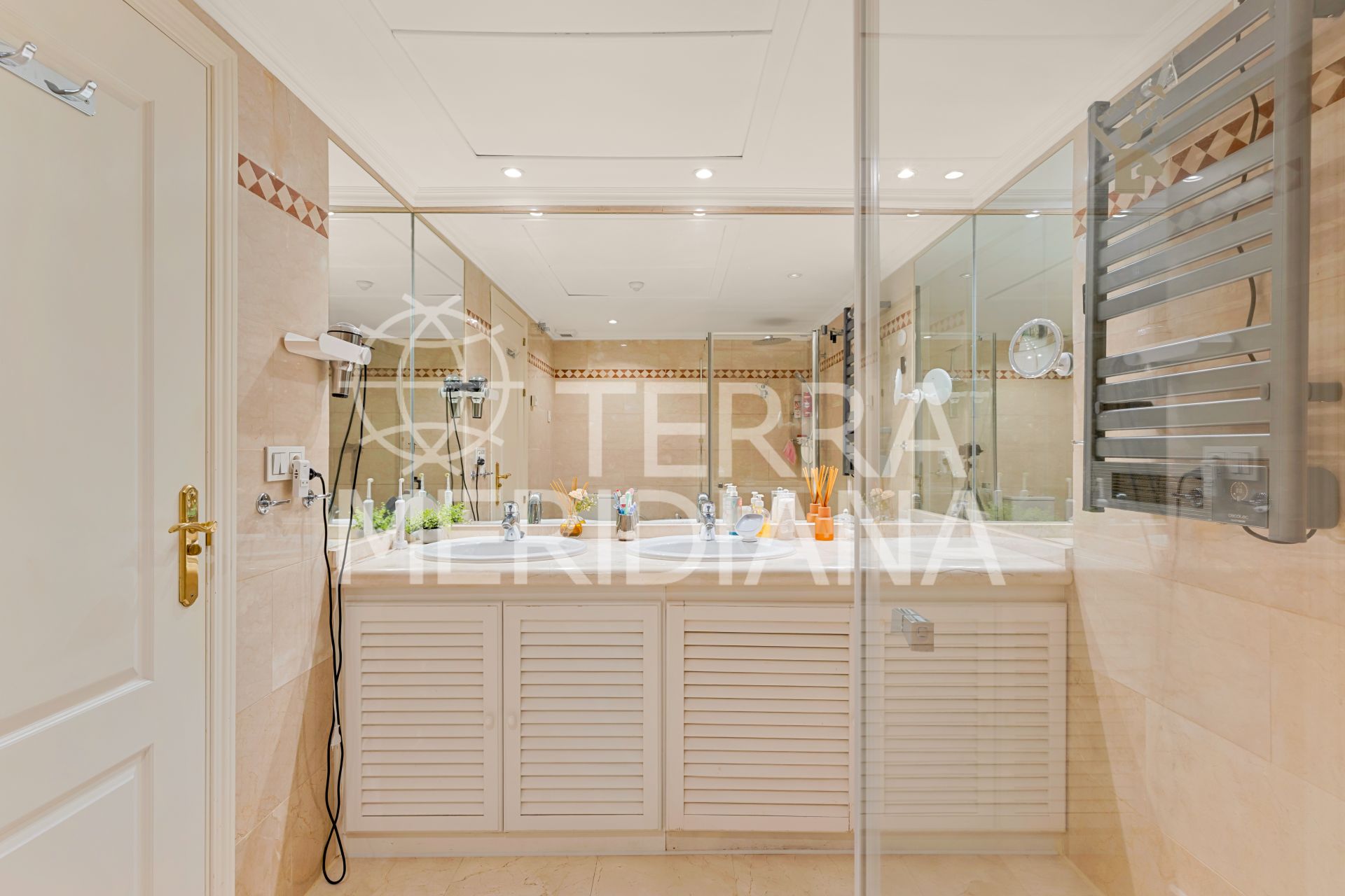 Ground Floor Apartment in Magna Marbella, Marbella