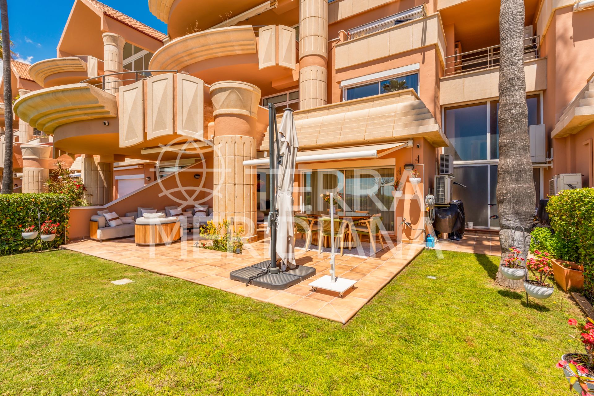 Ground Floor Apartment in Magna Marbella, Marbella