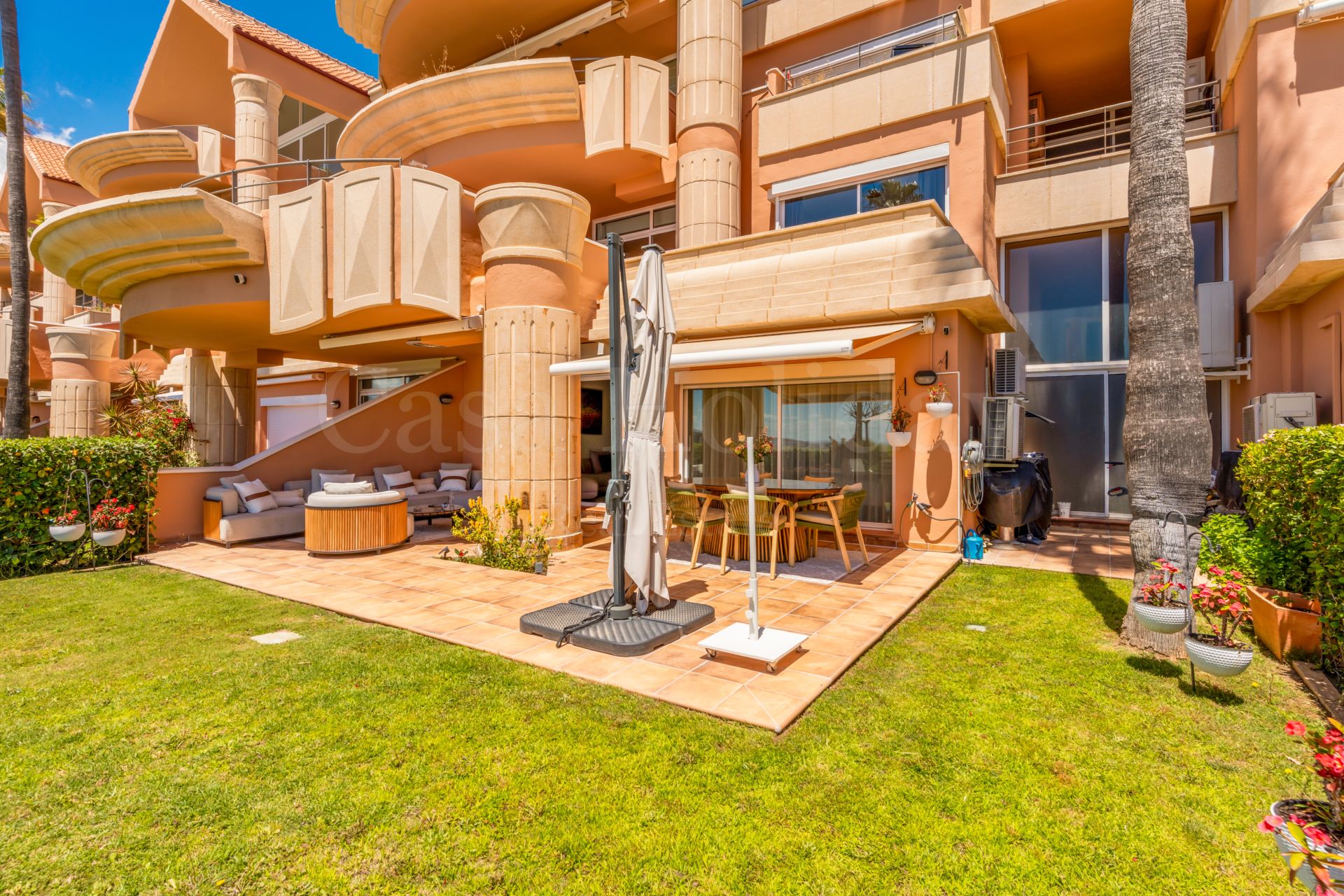 Ground Floor Apartment in Magna Marbella, Marbella