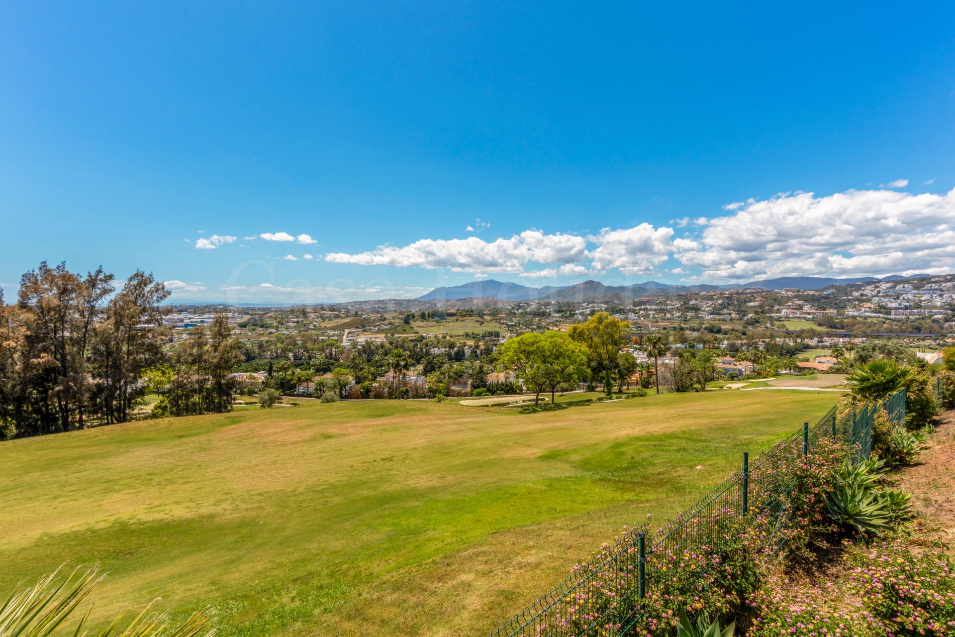 Ground Floor Apartment in Magna Marbella, Marbella