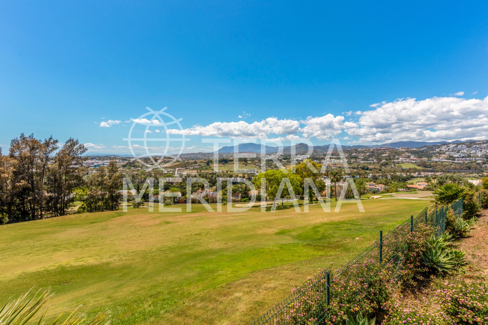 Ground Floor Apartment in Magna Marbella, Marbella