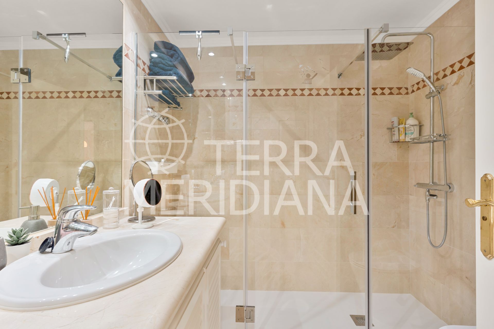 Ground Floor Apartment in Magna Marbella, Marbella