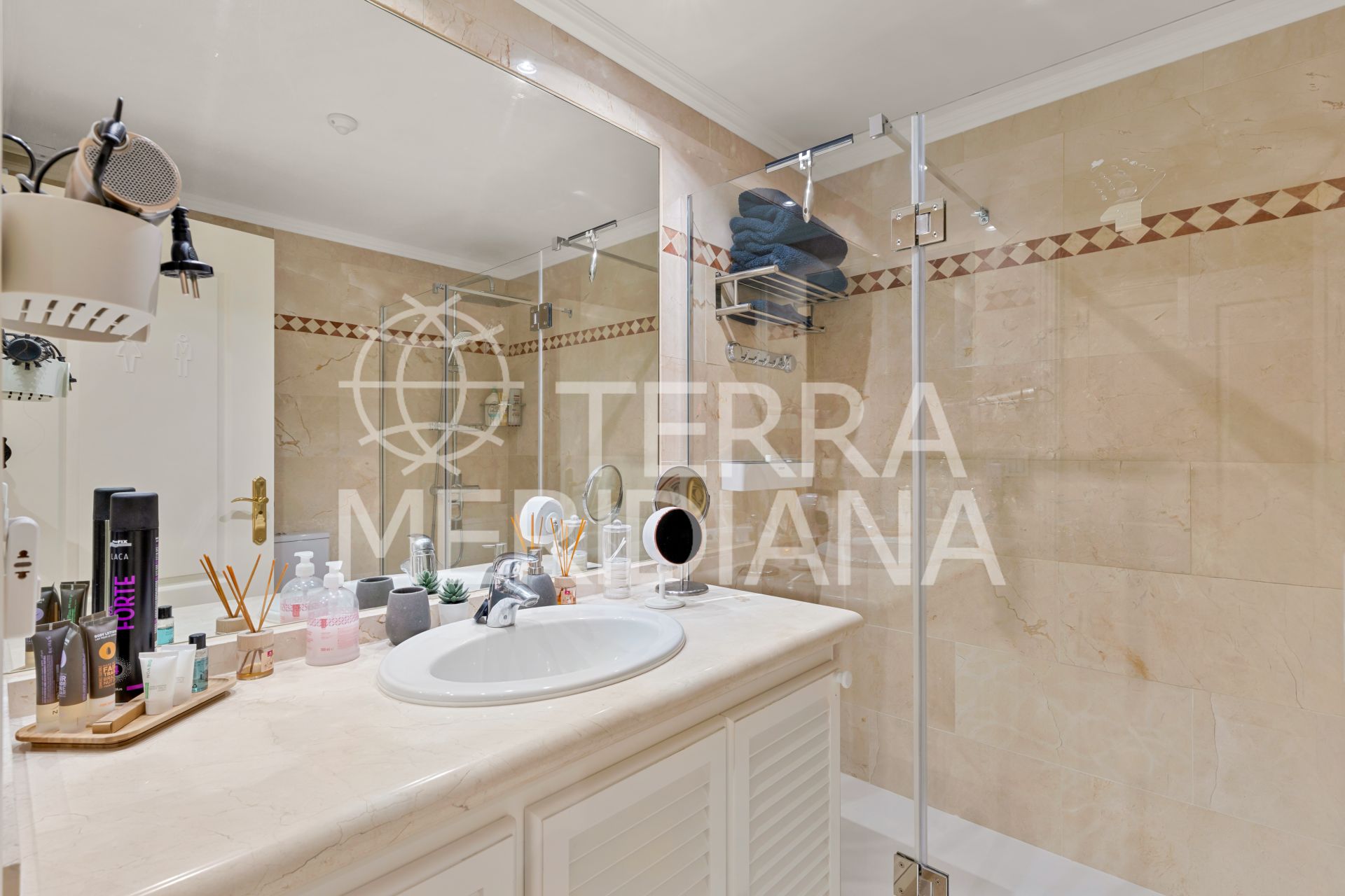 Ground Floor Apartment in Magna Marbella, Marbella