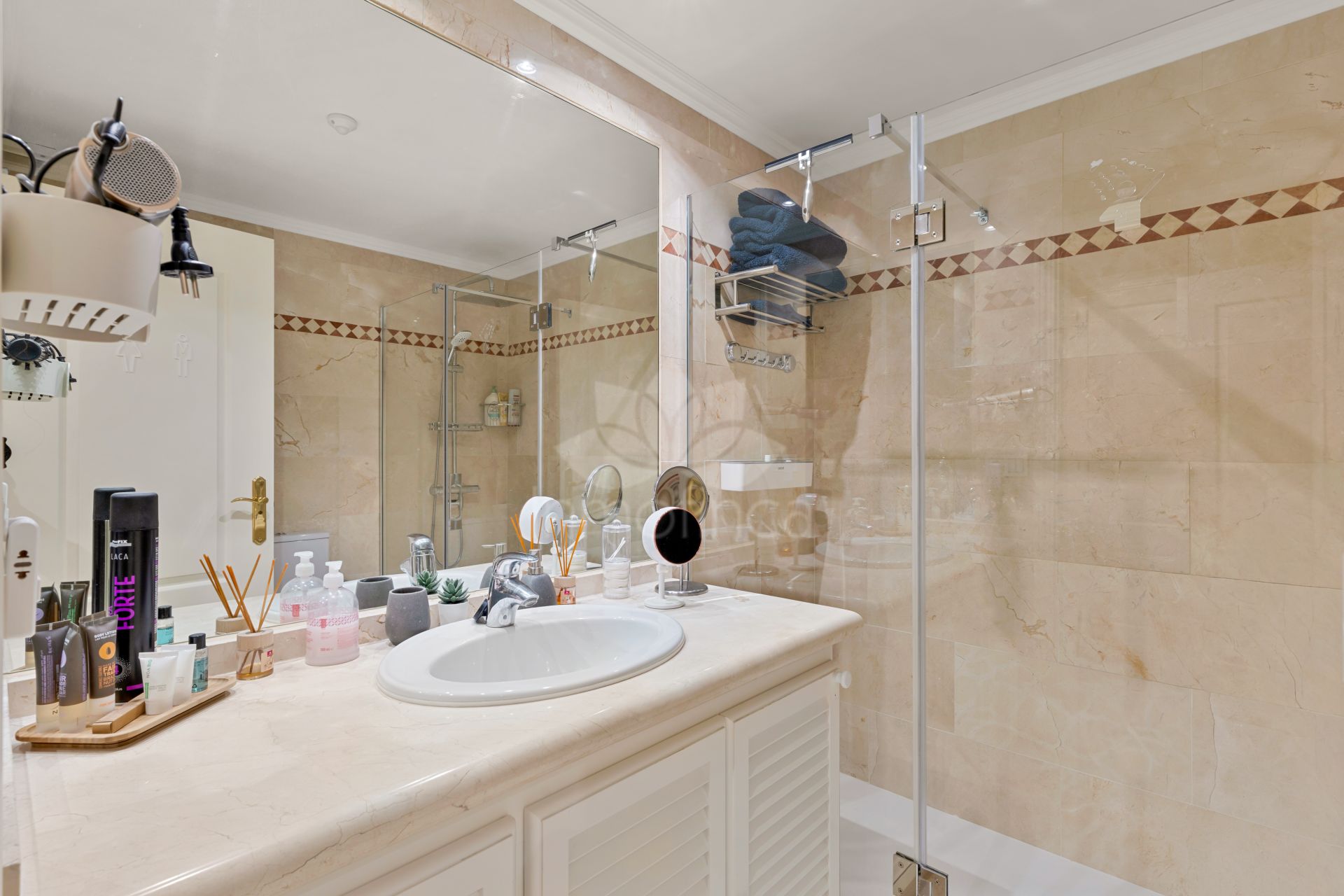 Ground Floor Apartment in Magna Marbella, Marbella