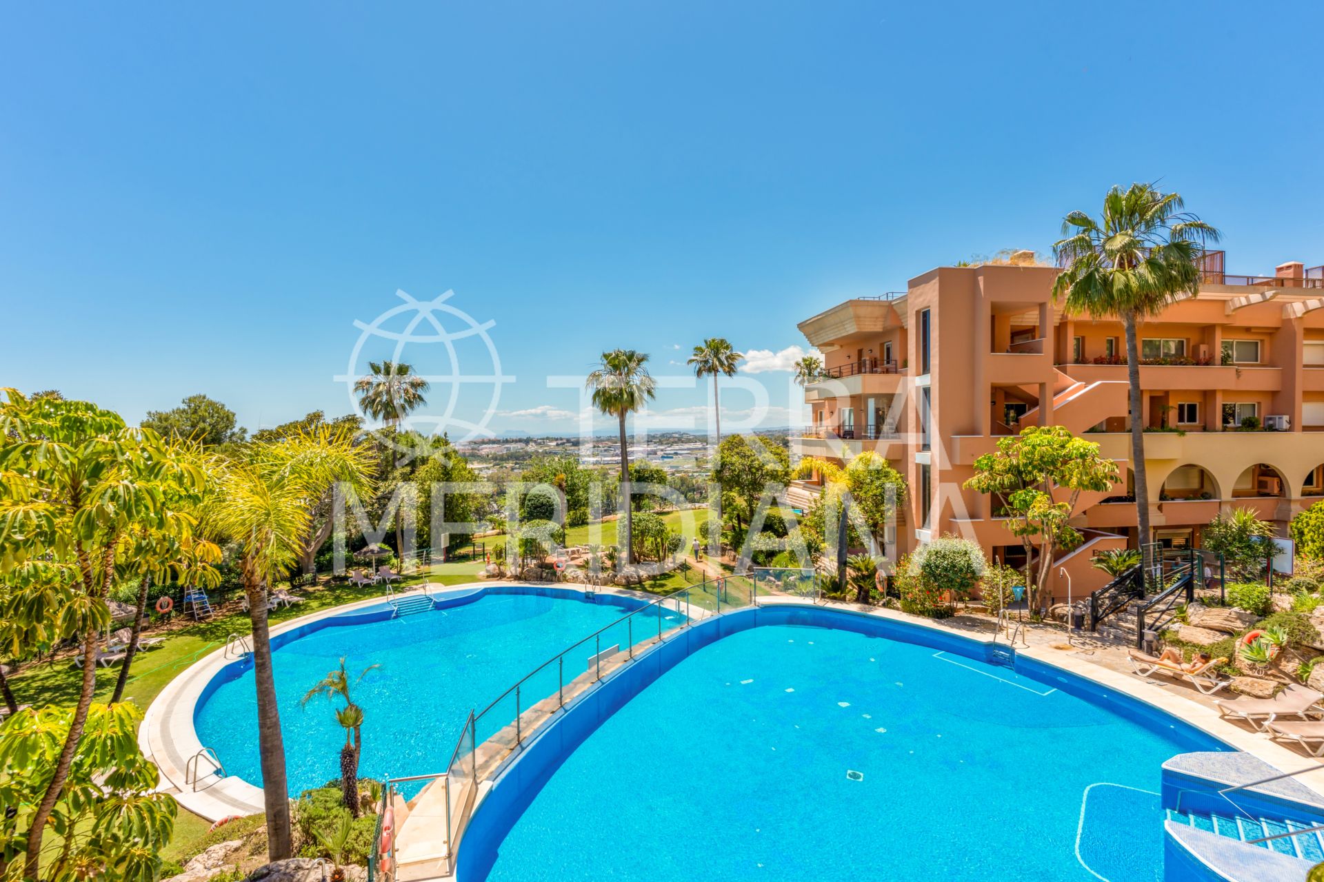 Ground Floor Apartment in Magna Marbella, Marbella