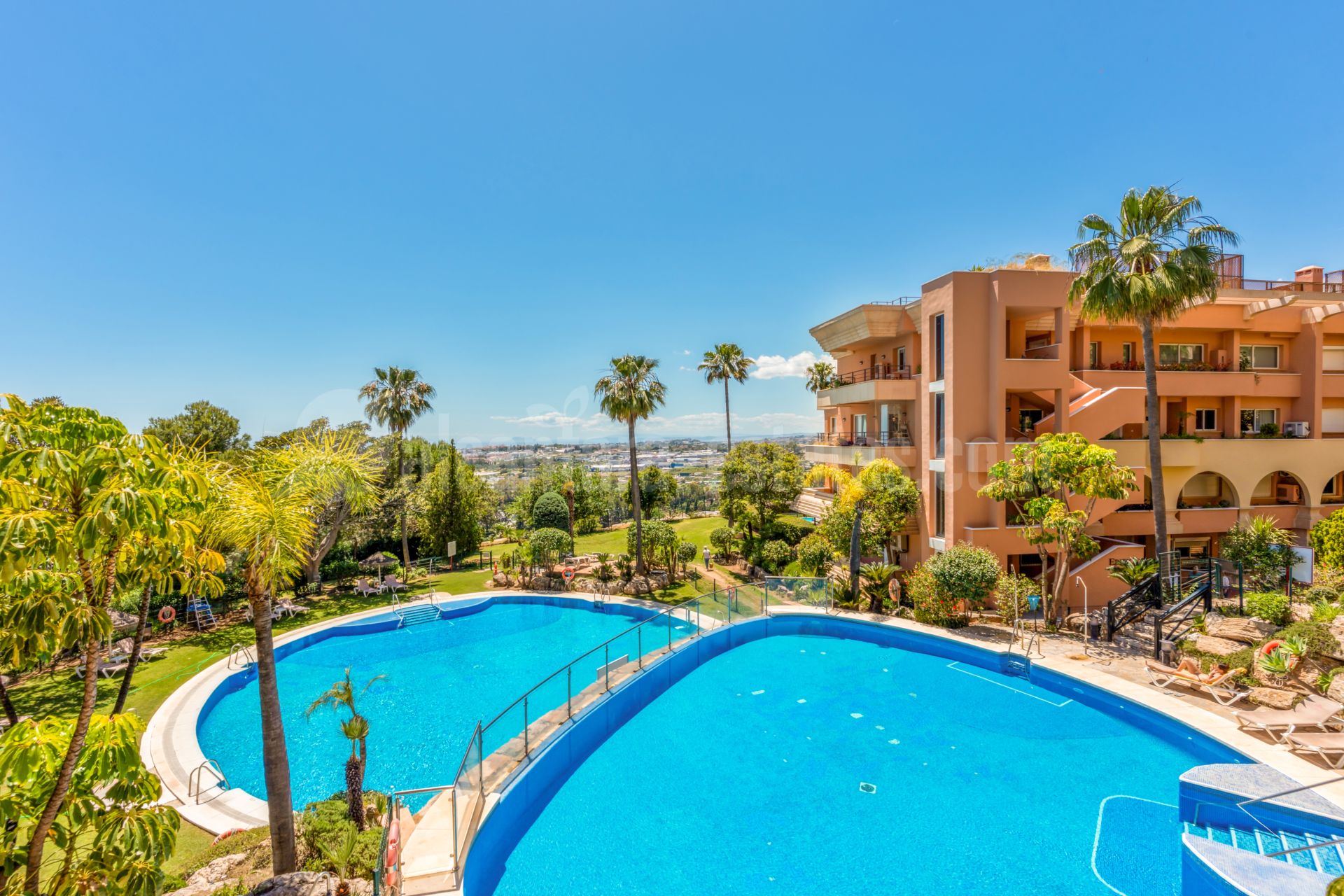Apartamento Planta Baja en Magna Marbella, Marbella