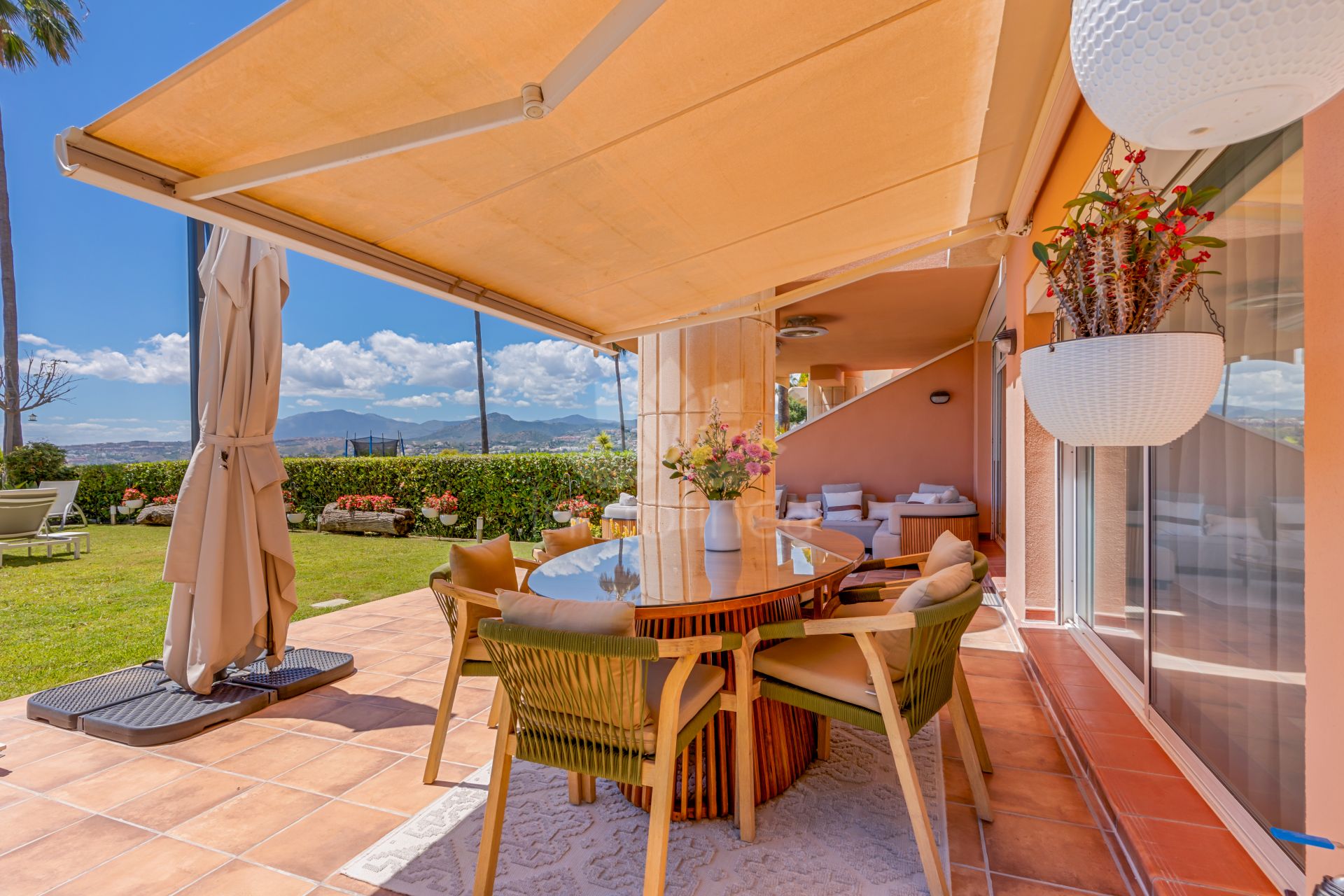 Ground Floor Apartment in Magna Marbella, Marbella