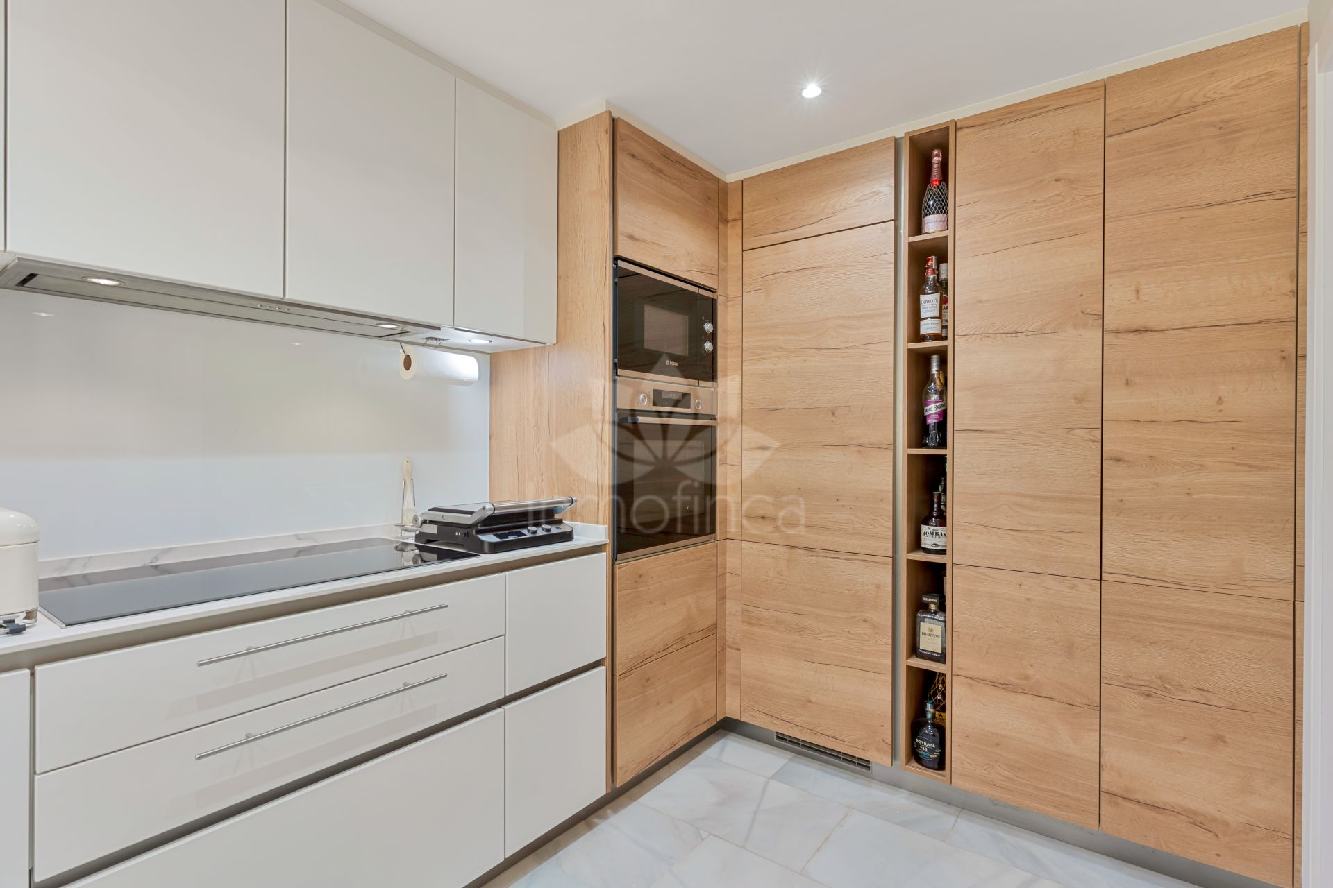 Ground Floor Apartment in Magna Marbella, Marbella