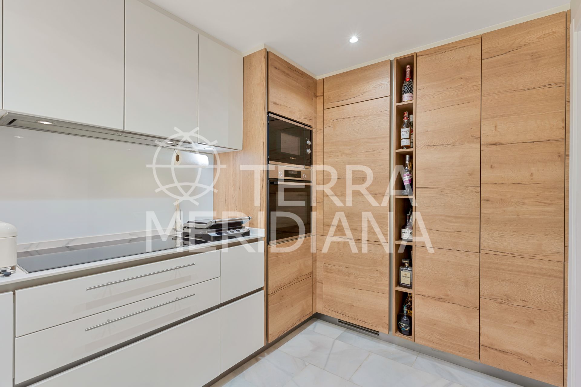 Ground Floor Apartment in Magna Marbella, Marbella