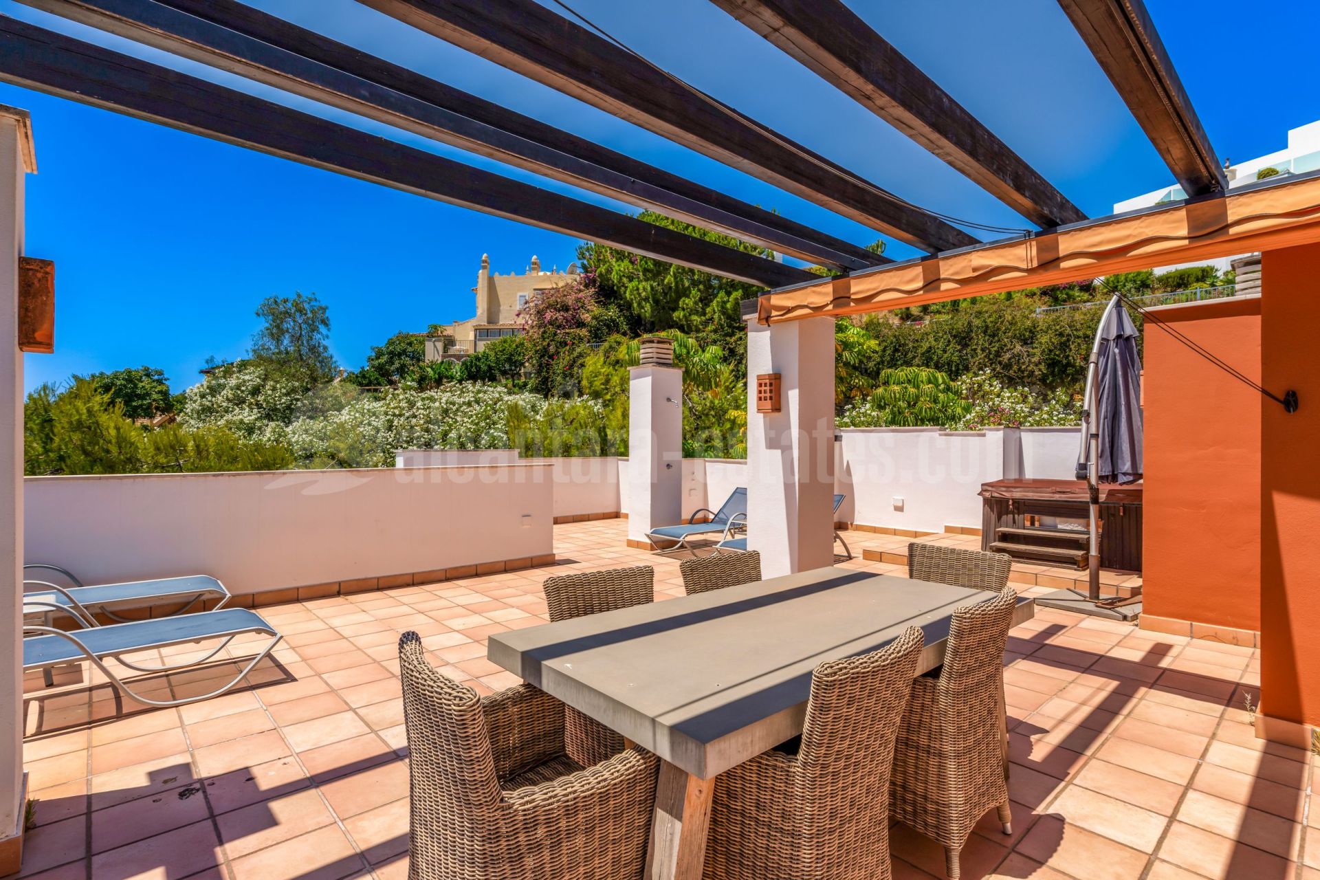 Duplex Penthouse in La Quinta Suites, Benahavis