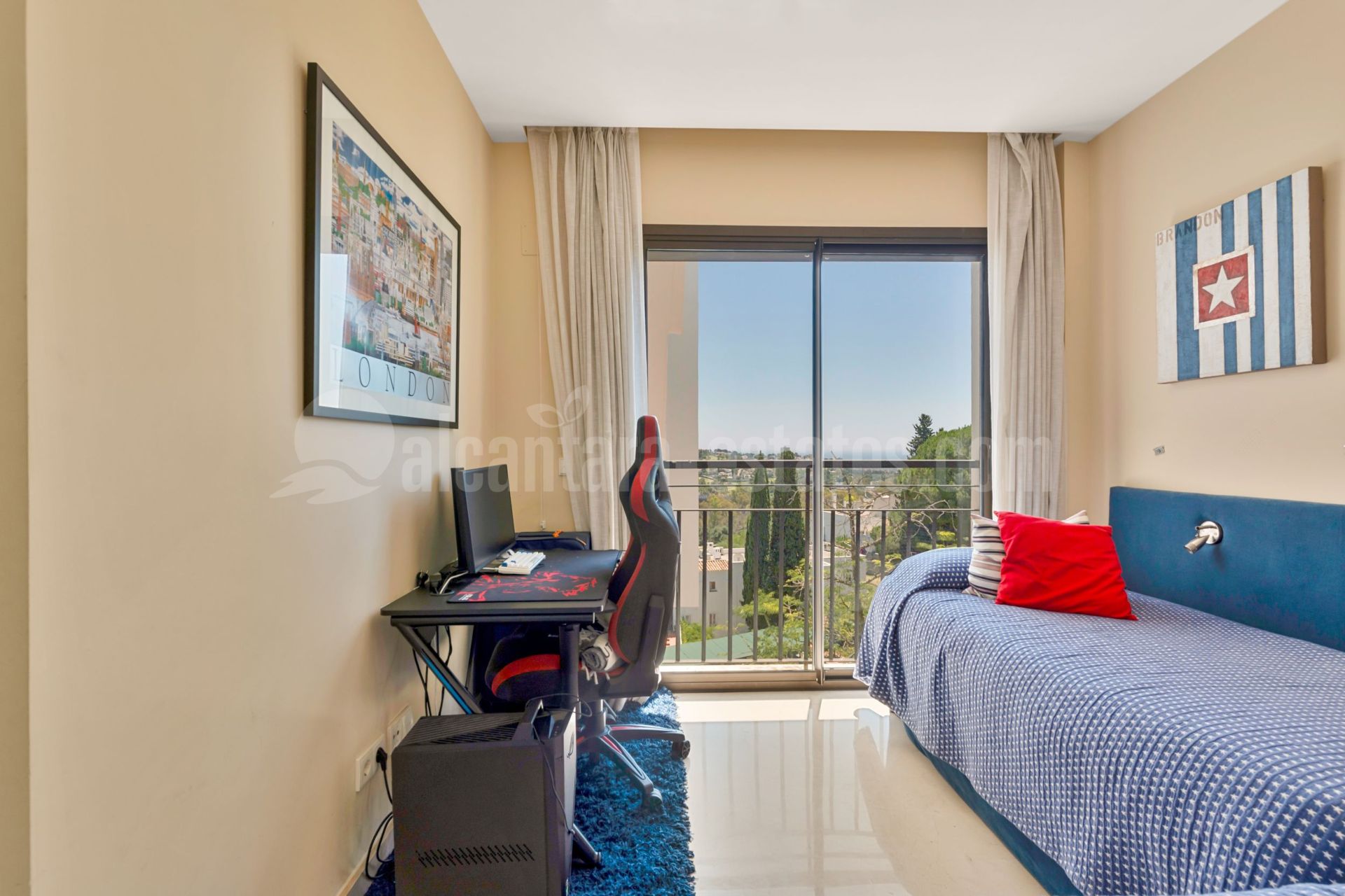 Duplex Penthouse in La Quinta Suites, Benahavis