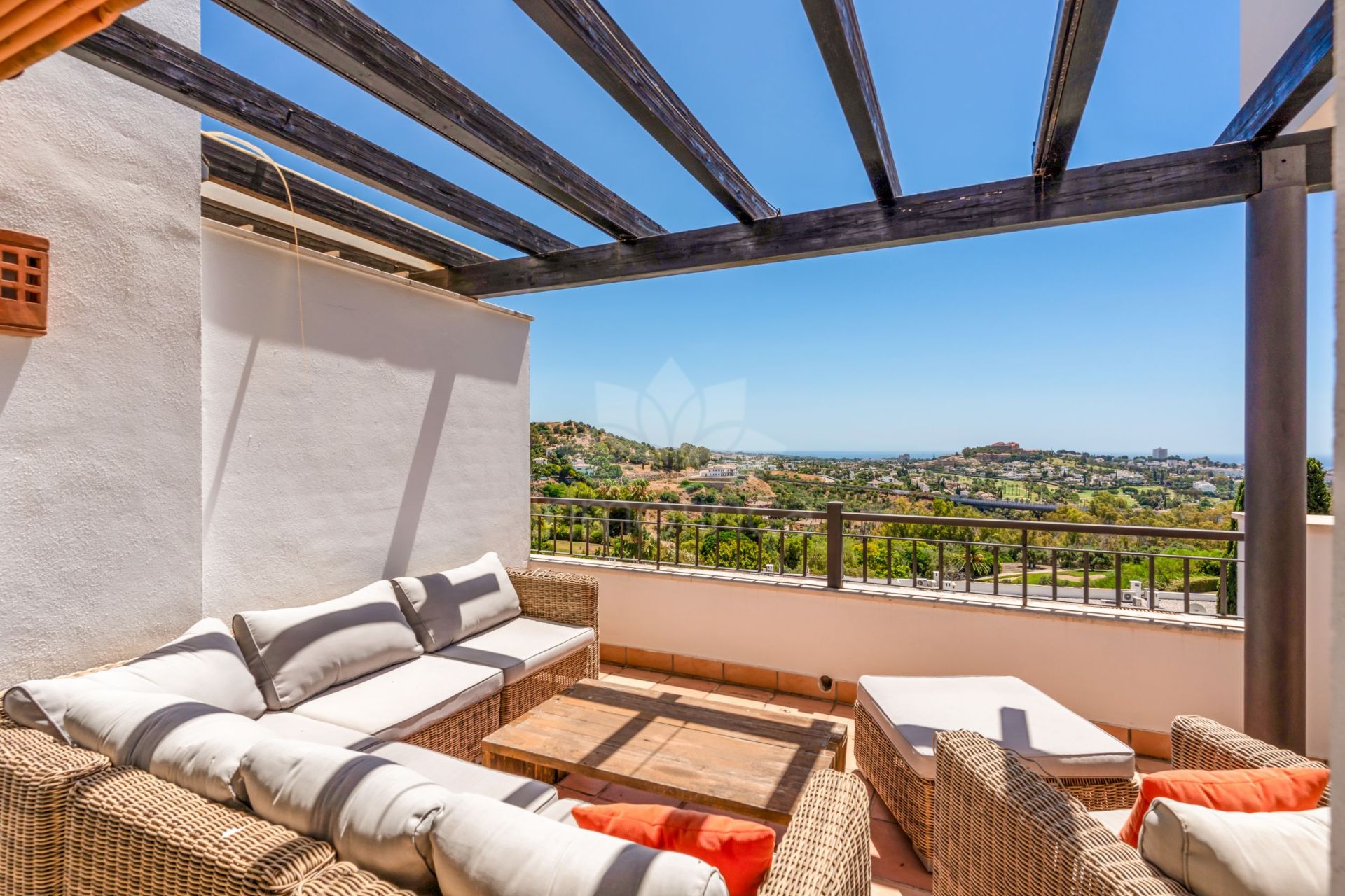 Duplex Penthouse in La Quinta Suites, Benahavis