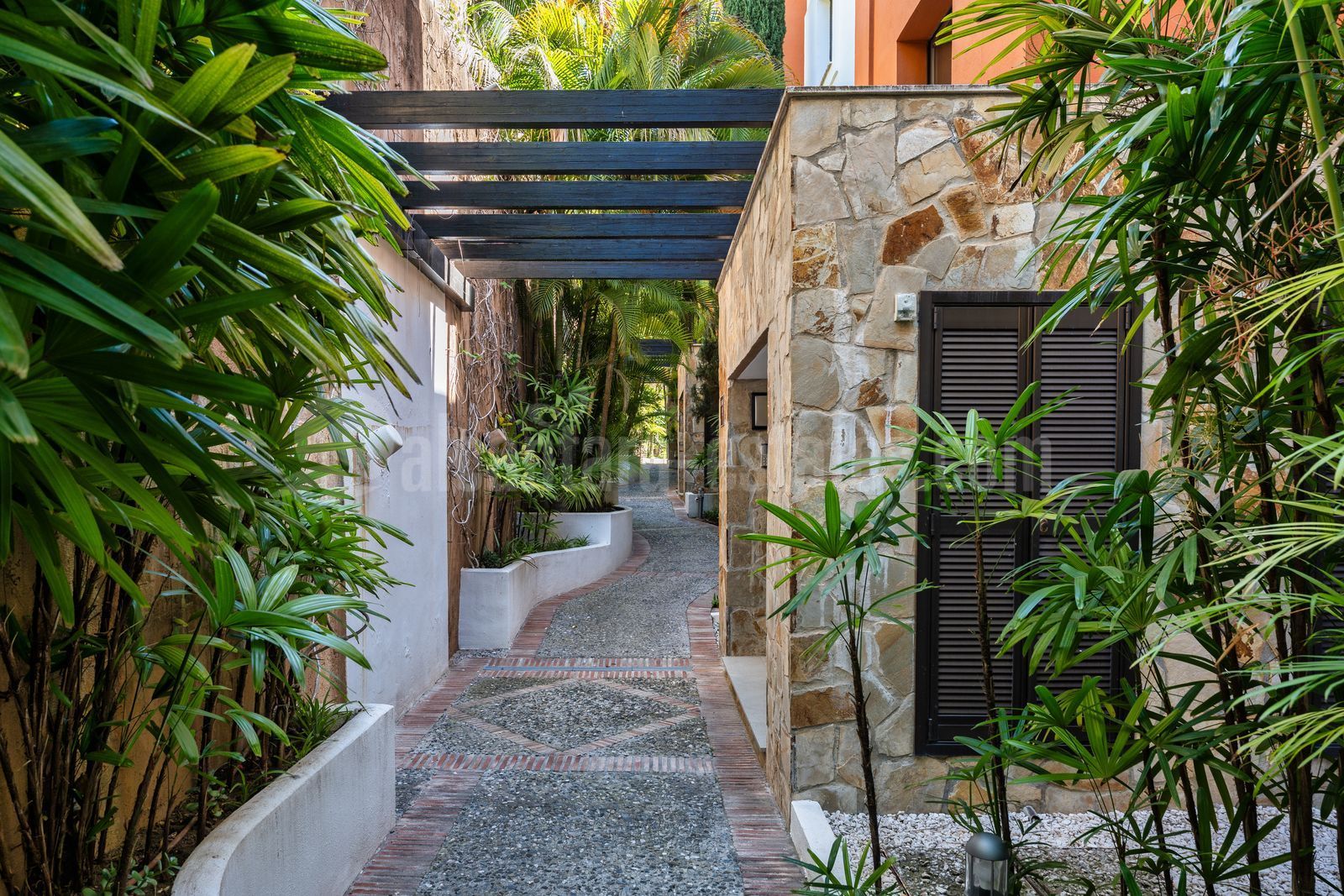Duplex Penthouse in La Quinta Suites, Benahavis