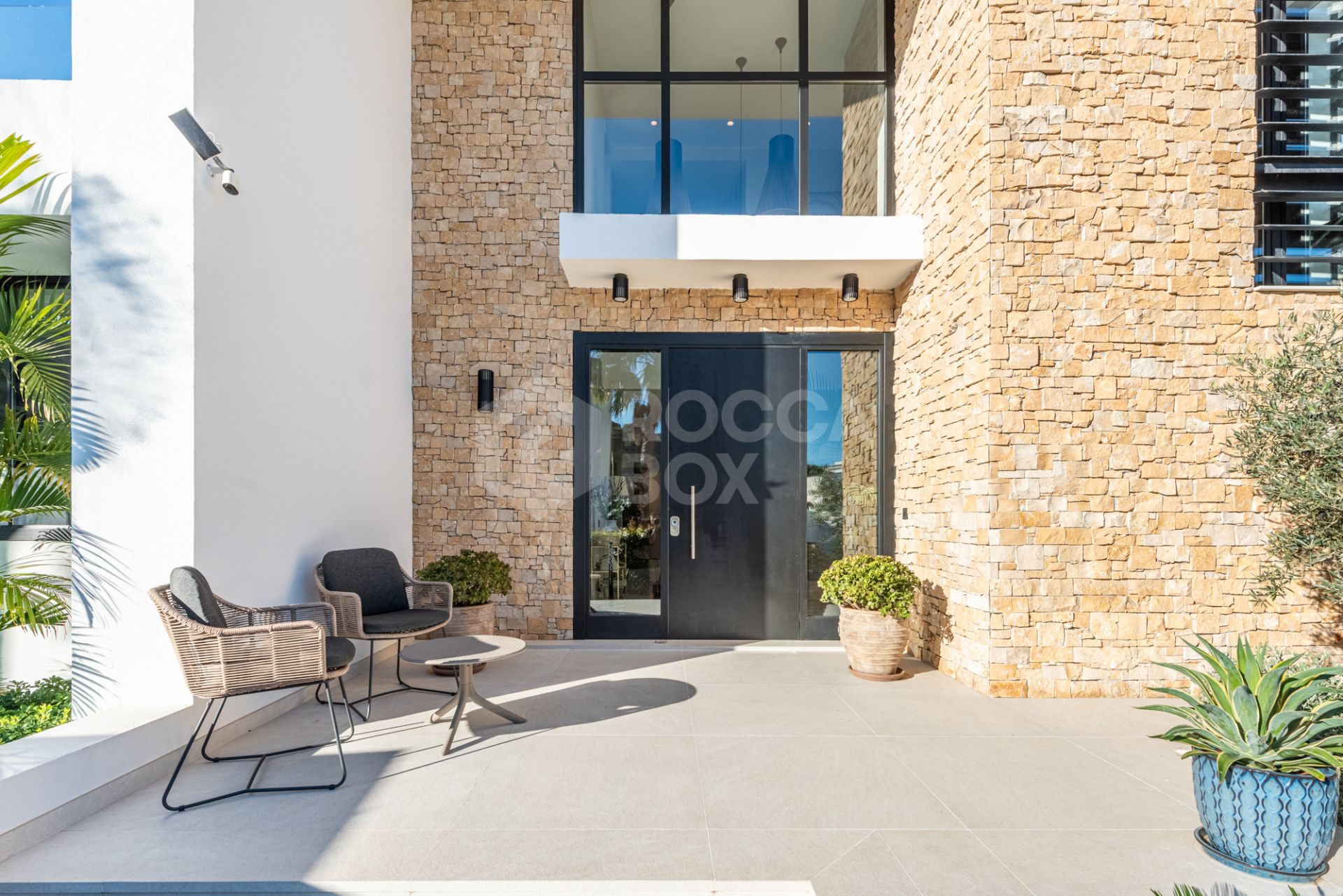 CONTEMPORARY LUXURY VILLA WITH PANORAMIC VIEWS – BUILT 2024