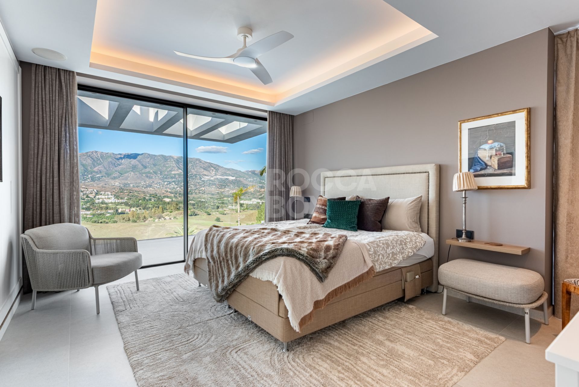 CONTEMPORARY LUXURY VILLA WITH PANORAMIC VIEWS – BUILT 2024